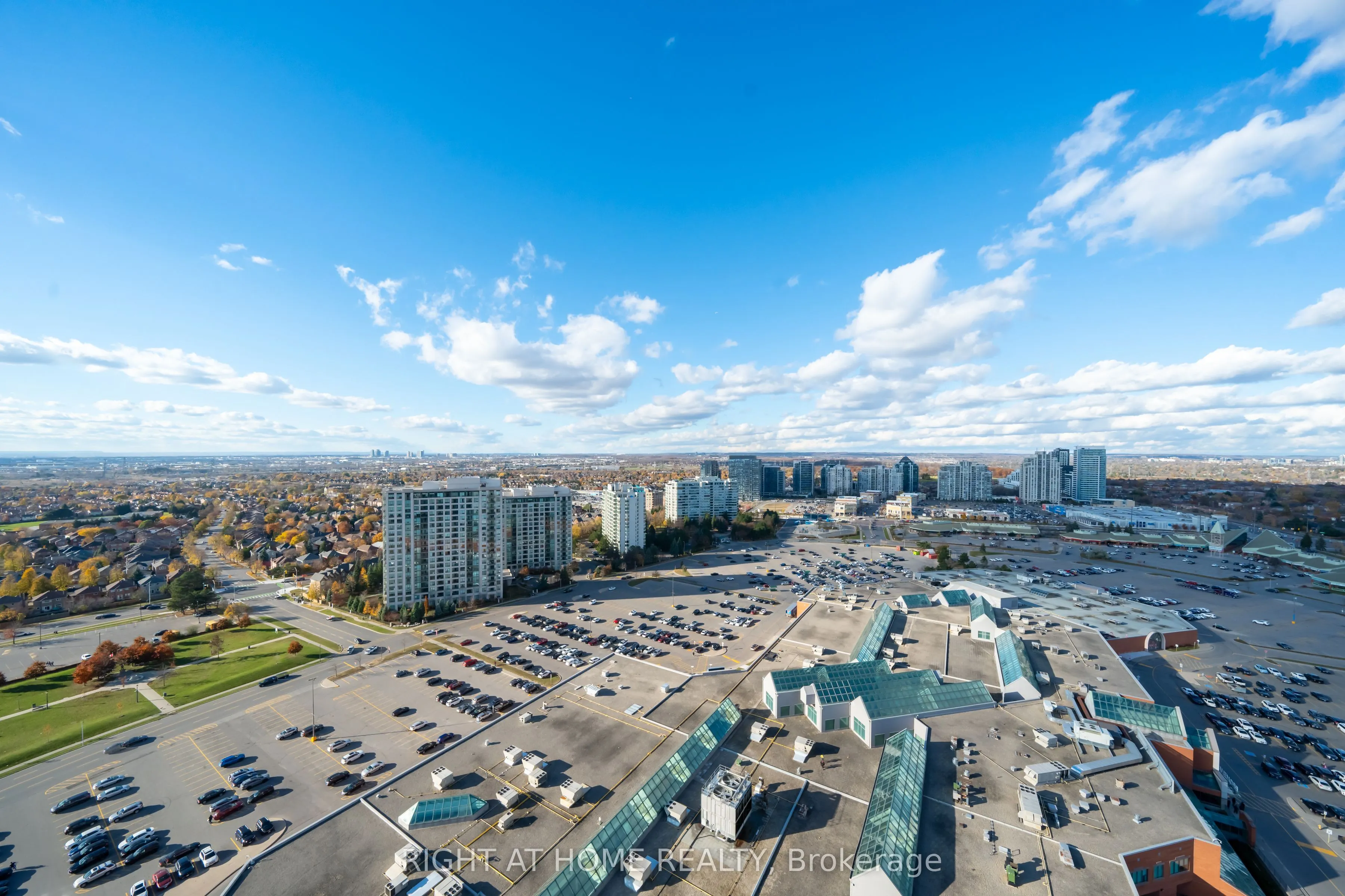50 Upper Mall Way #2406
