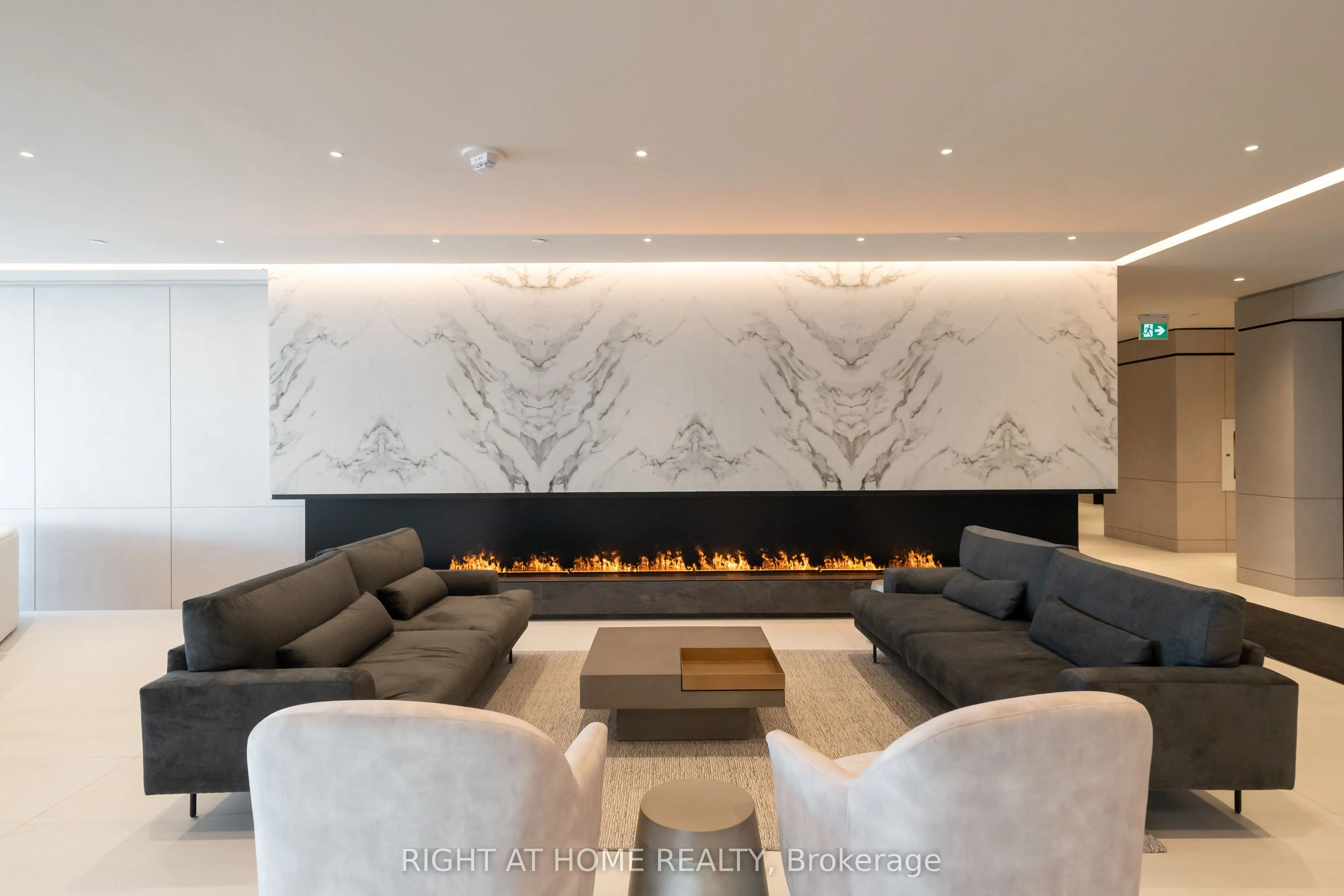 50 Upper Mall Way #2406