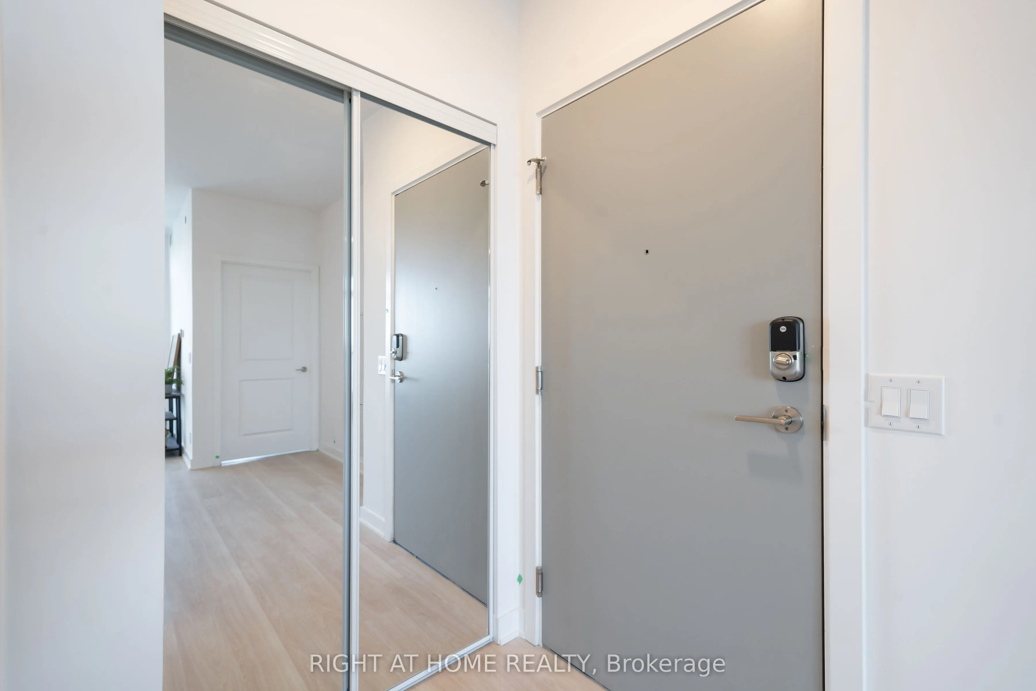 50 Upper Mall Way #2406