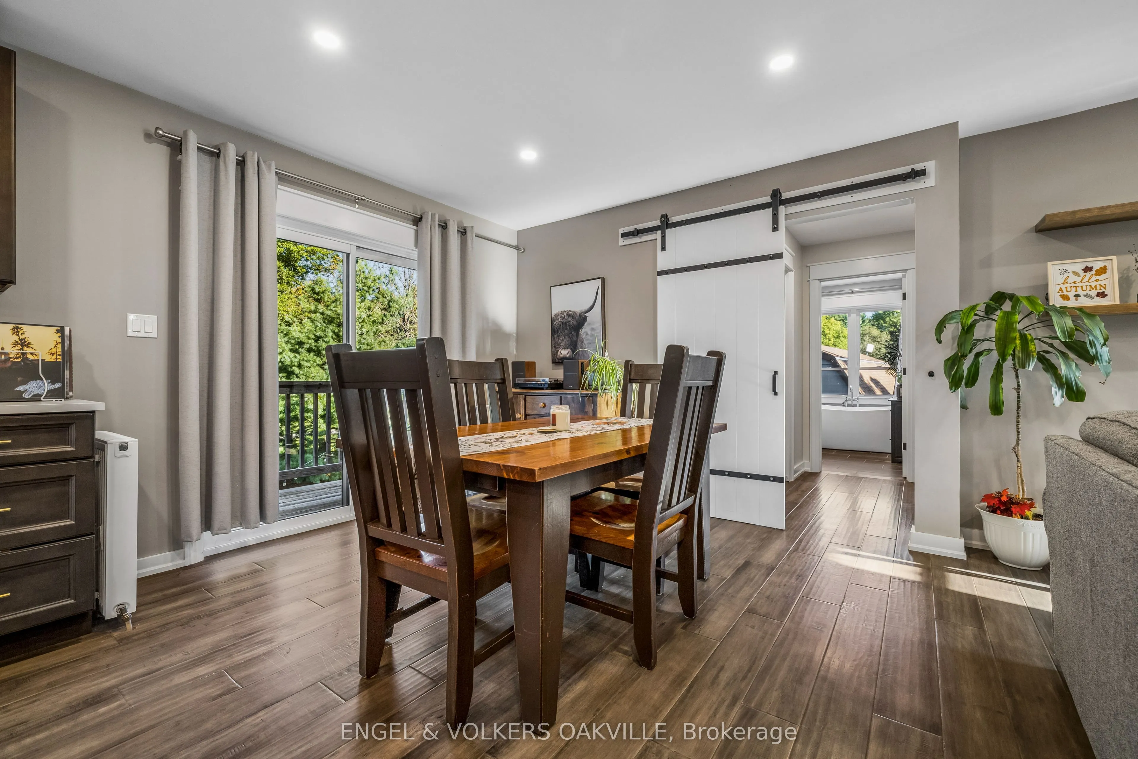 4143 Vivian Road