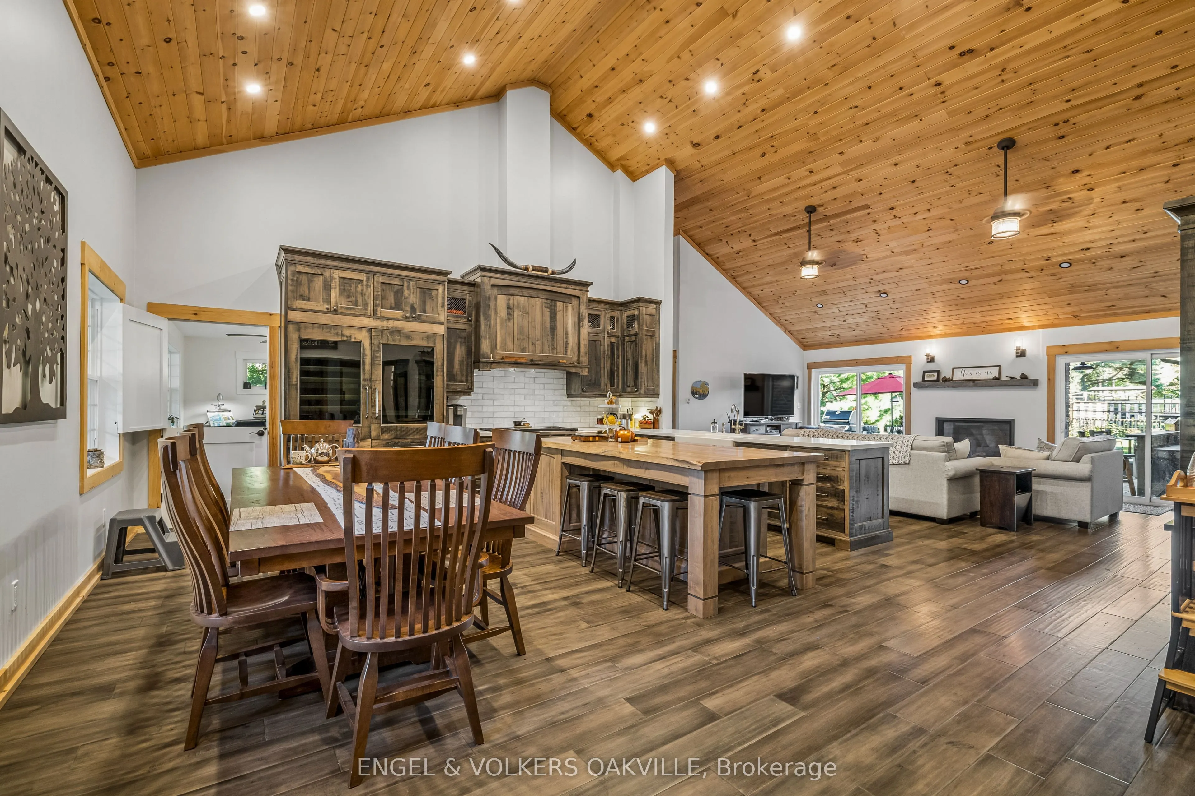 4143 Vivian Road