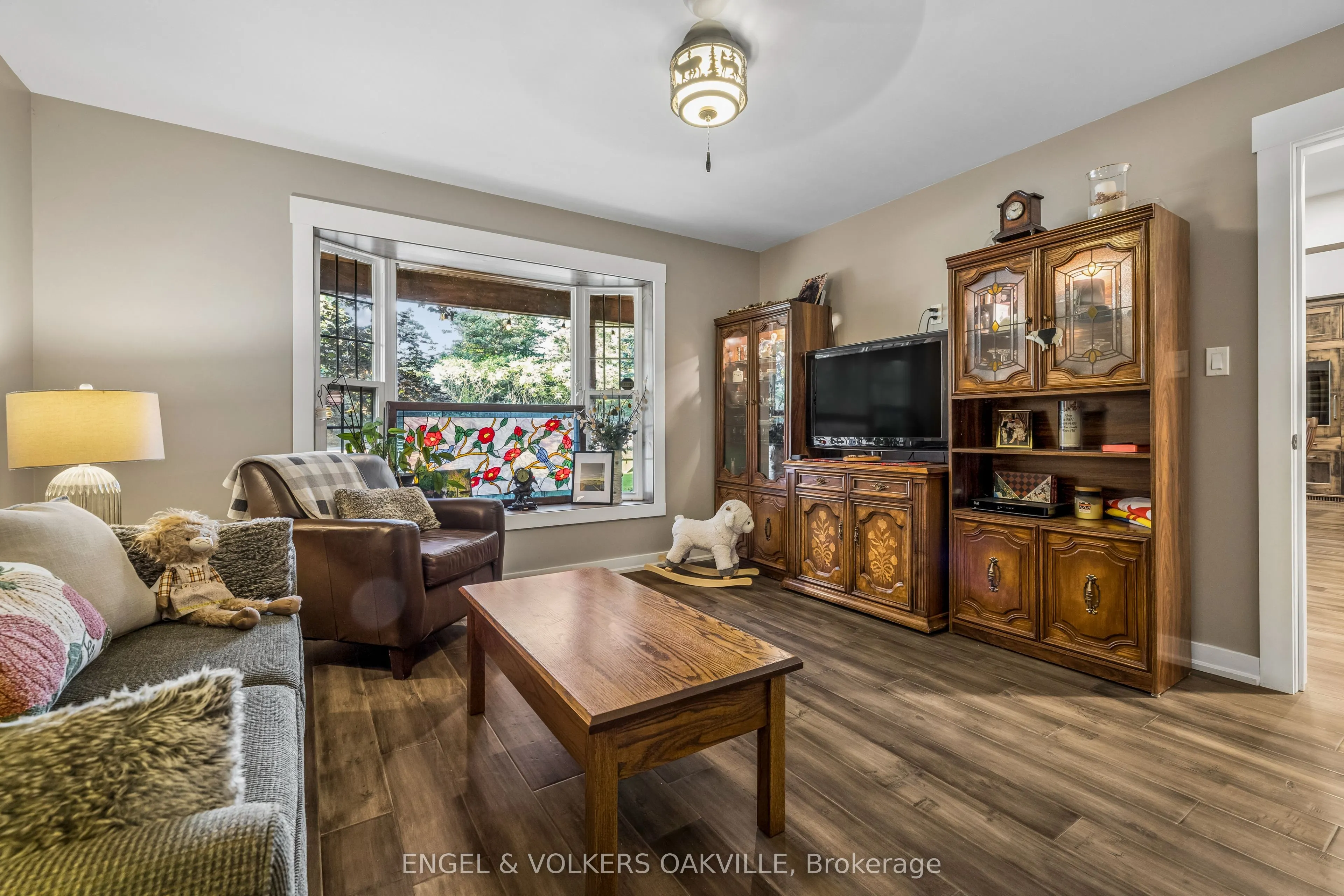 4143 Vivian Road