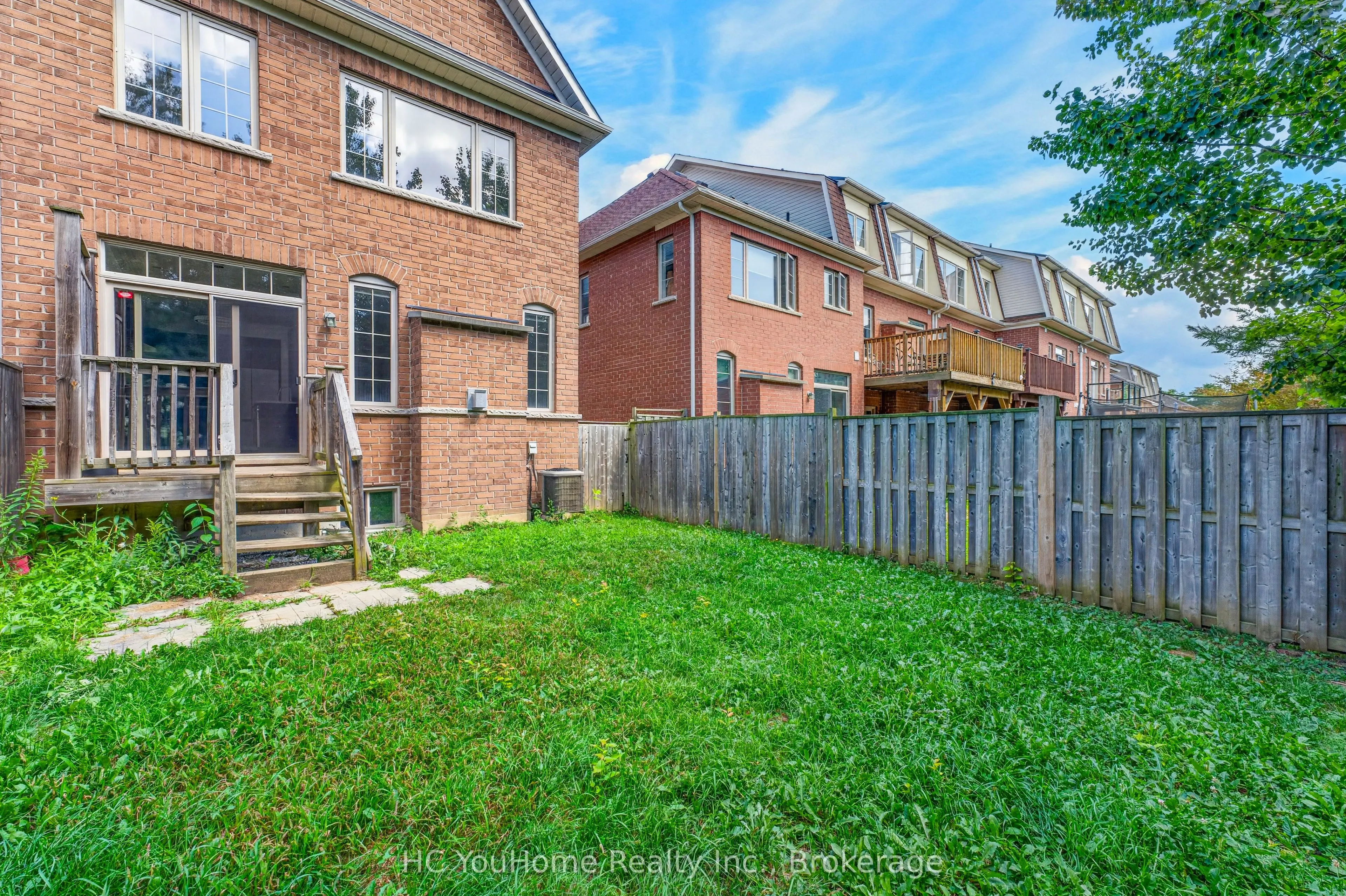 112 Lacewood Drive