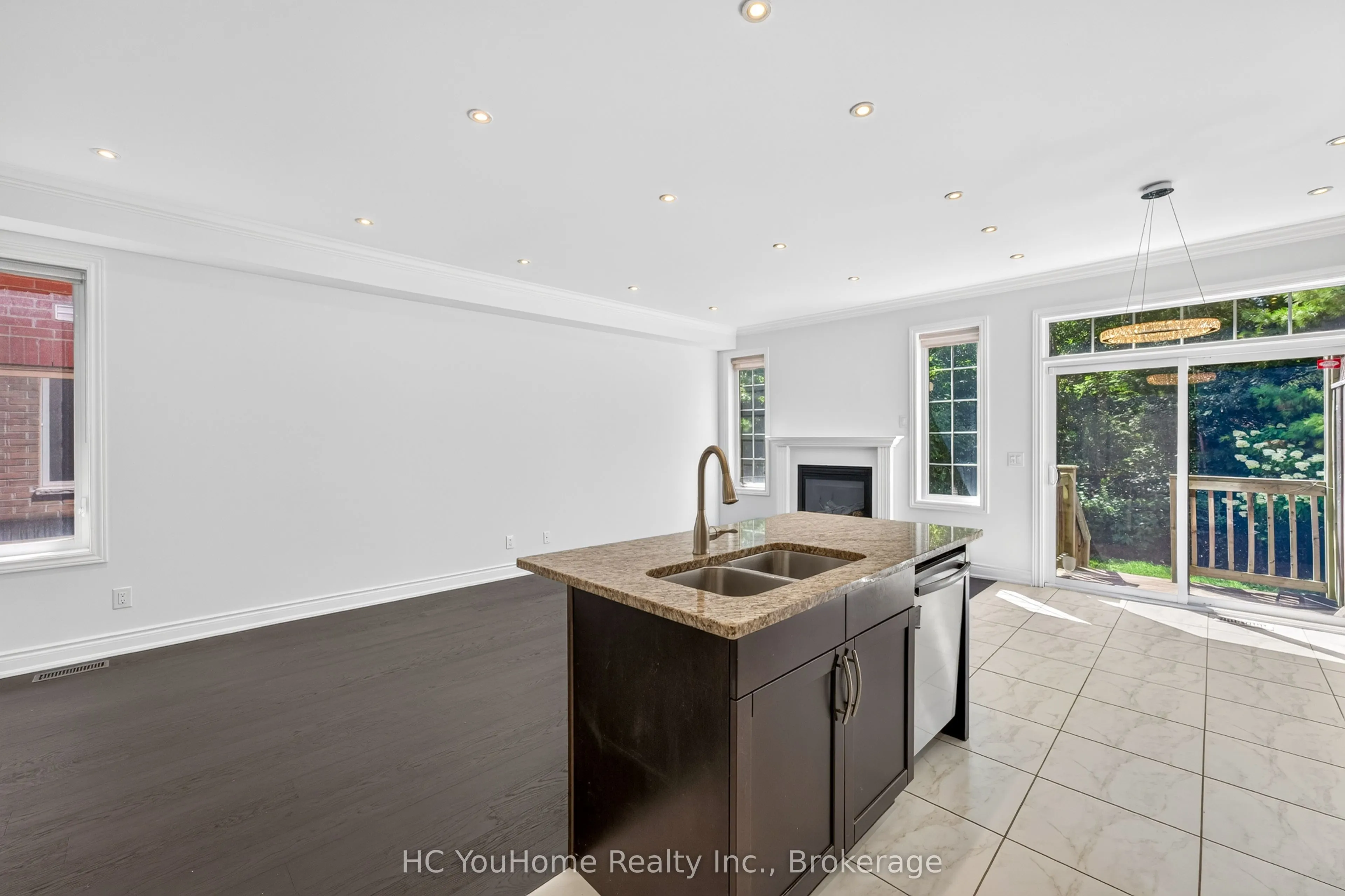 112 Lacewood Drive