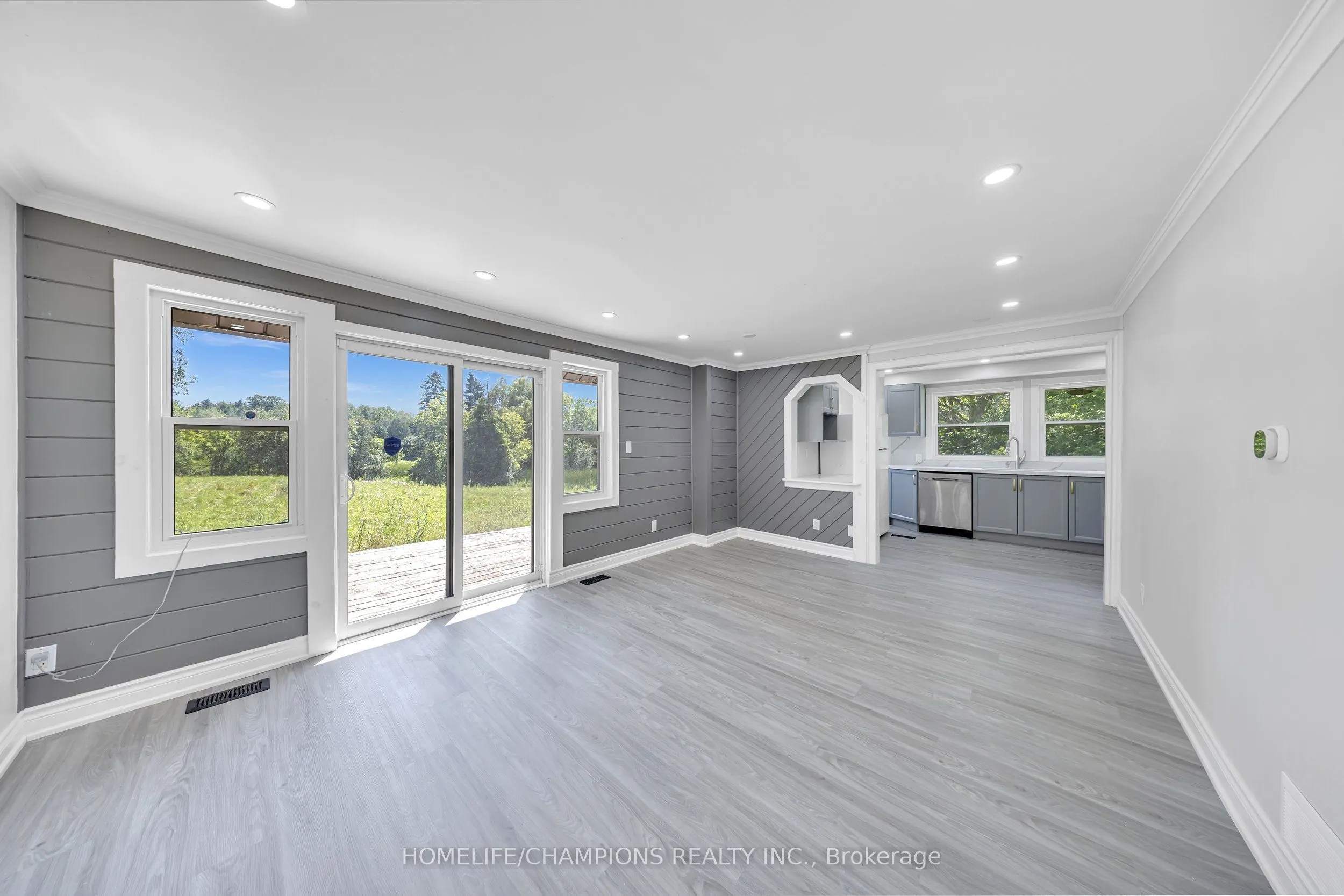 997 Mount Albert Road