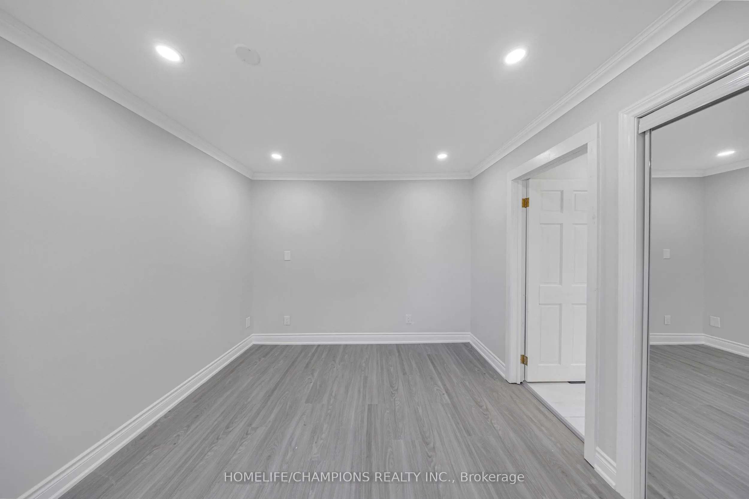 997 Mount Albert Road
