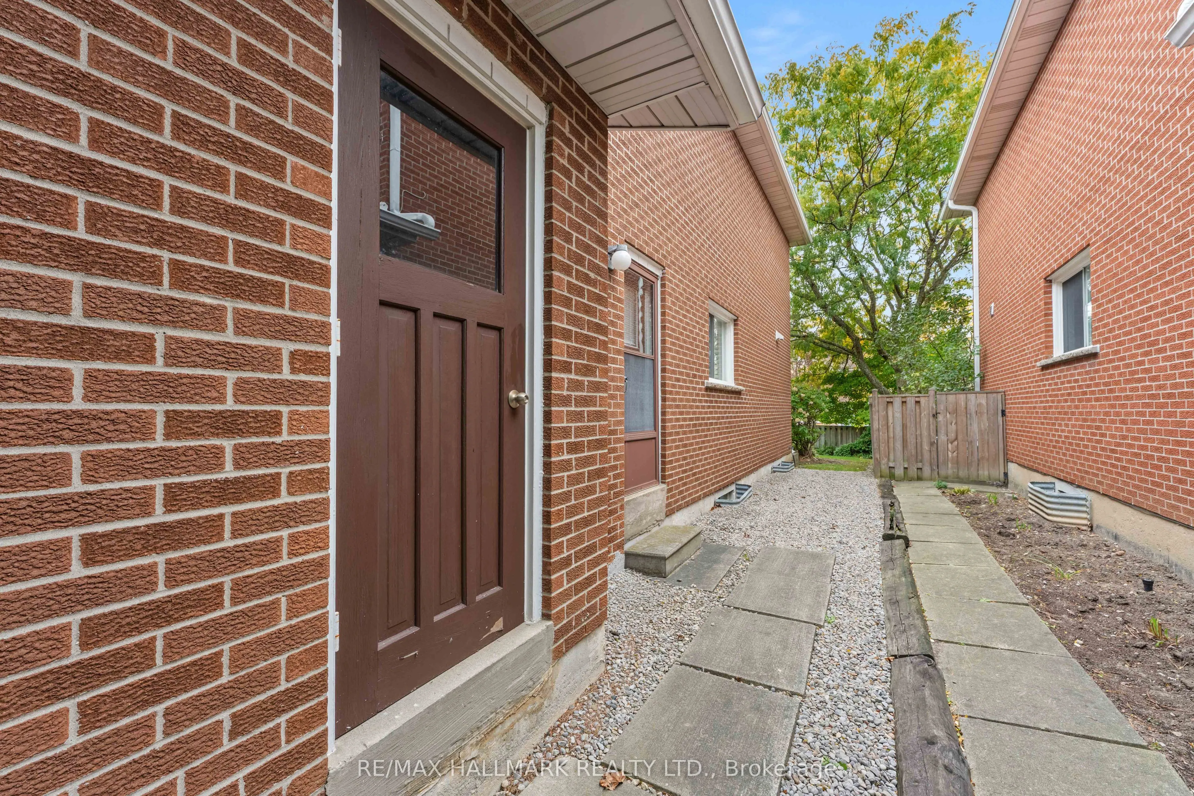 7 Charnwood Place