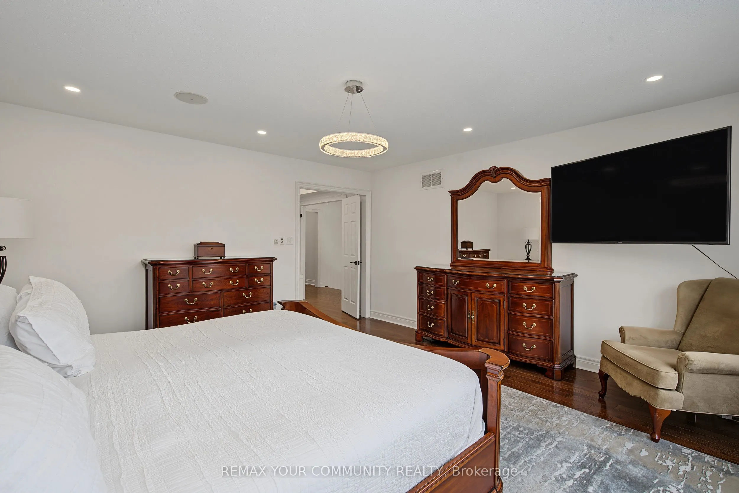 8 Yemina Gate