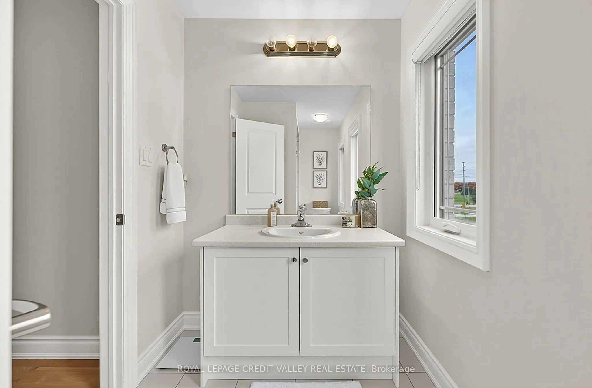112 Lorne Thomas Place