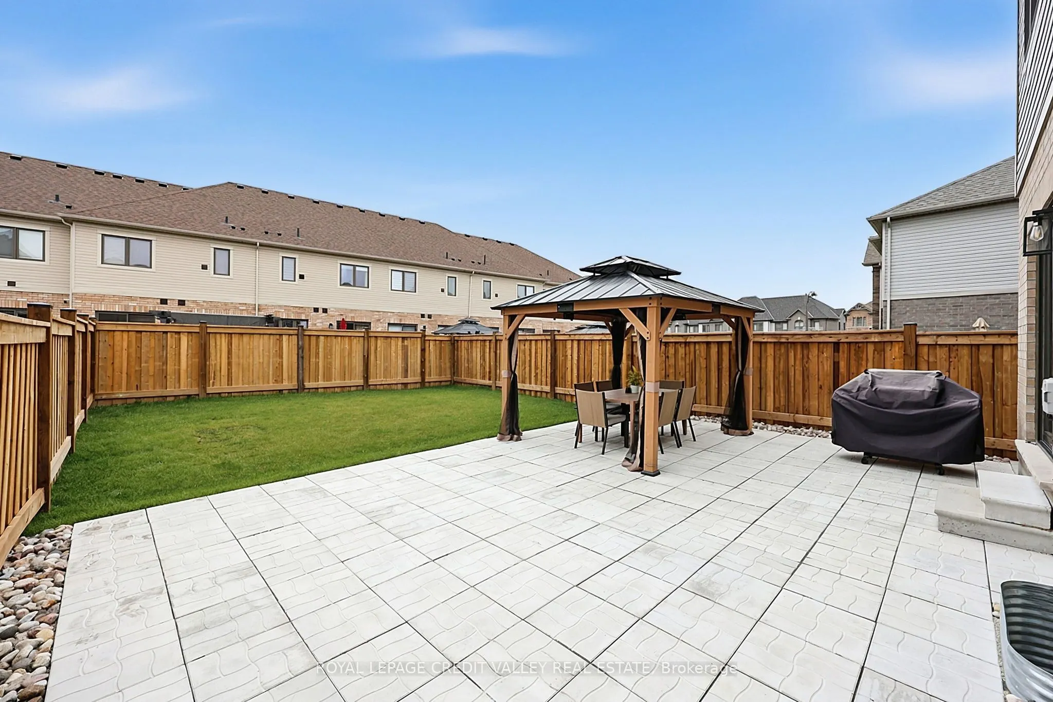 112 Lorne Thomas Place