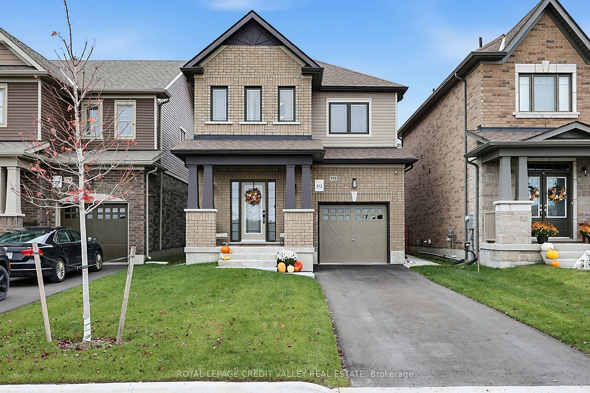 112 Lorne Thomas Place