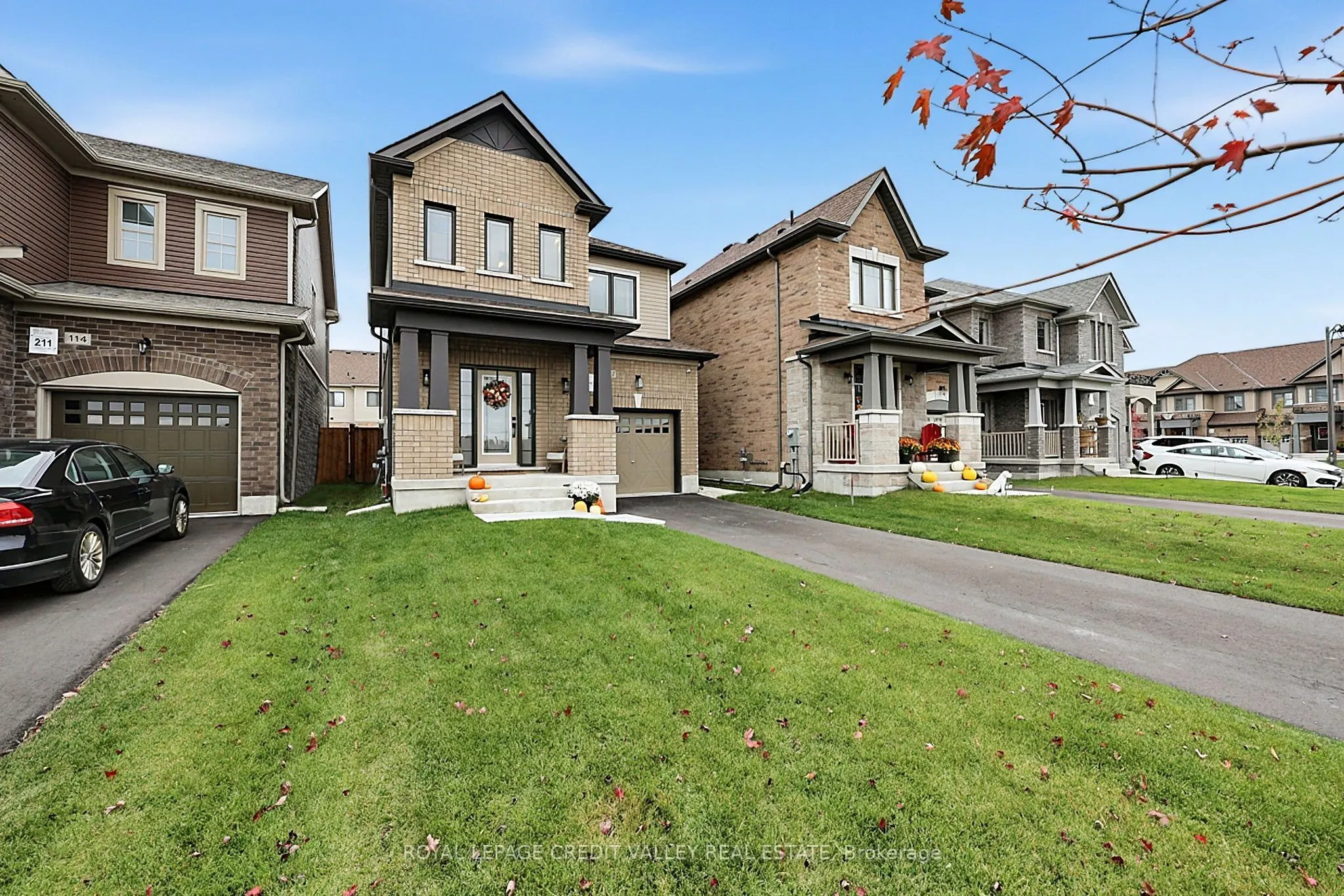 112 Lorne Thomas Place