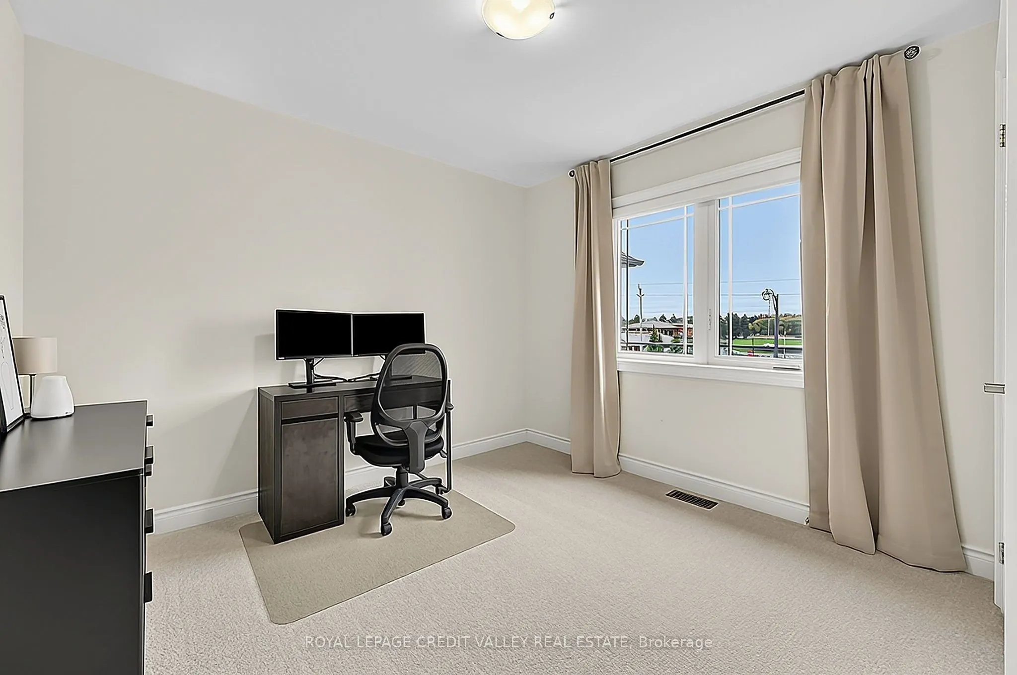 112 Lorne Thomas Place