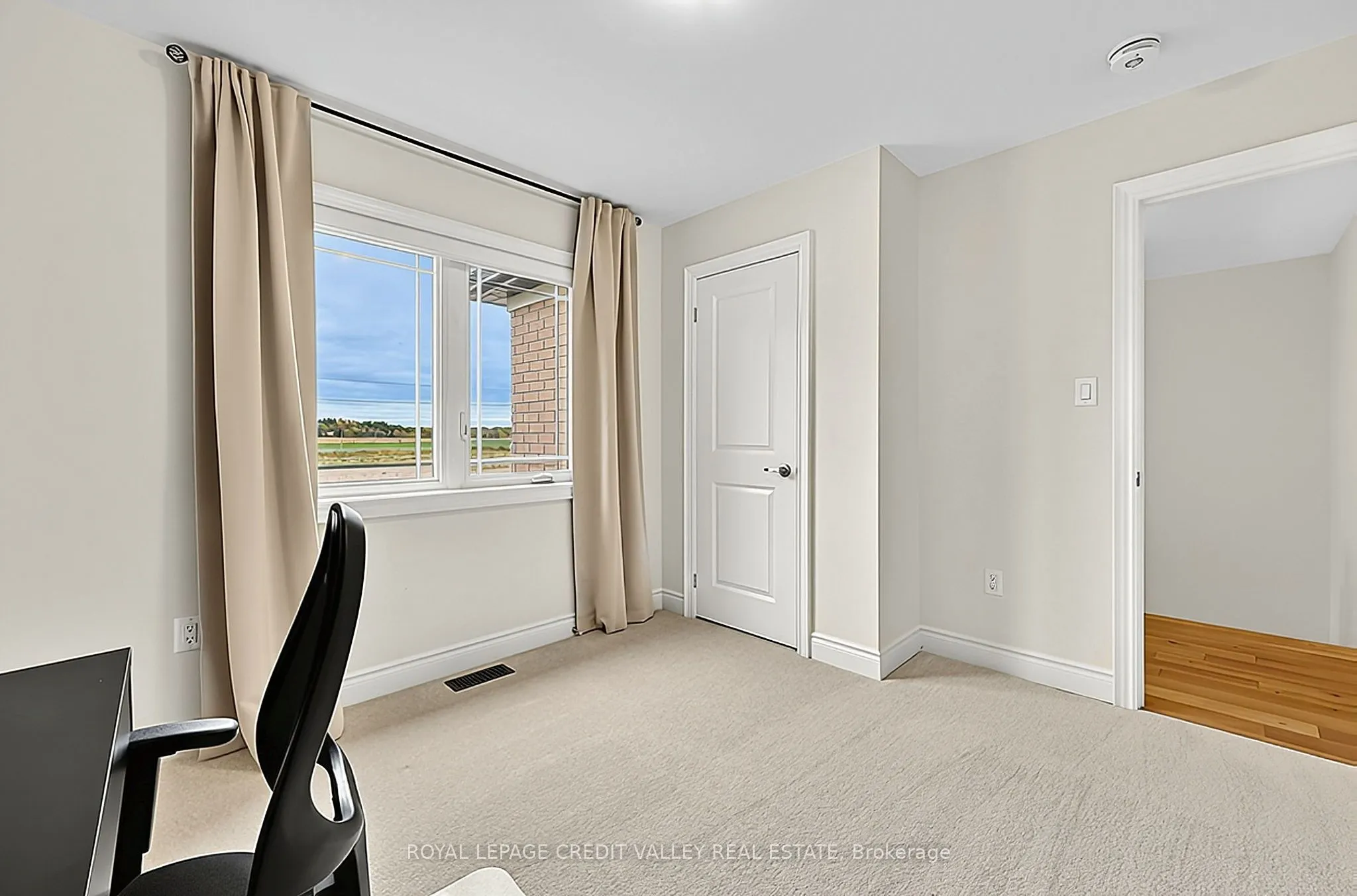112 Lorne Thomas Place