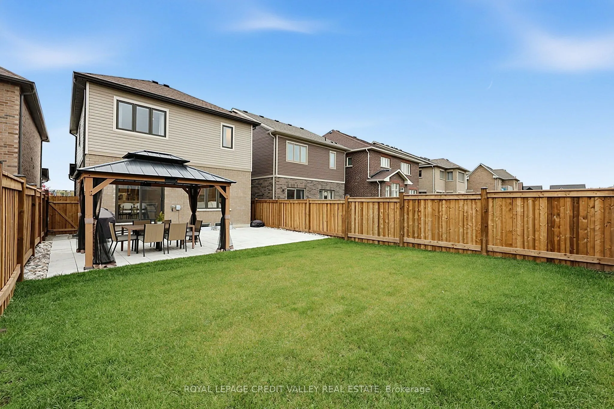 112 Lorne Thomas Place
