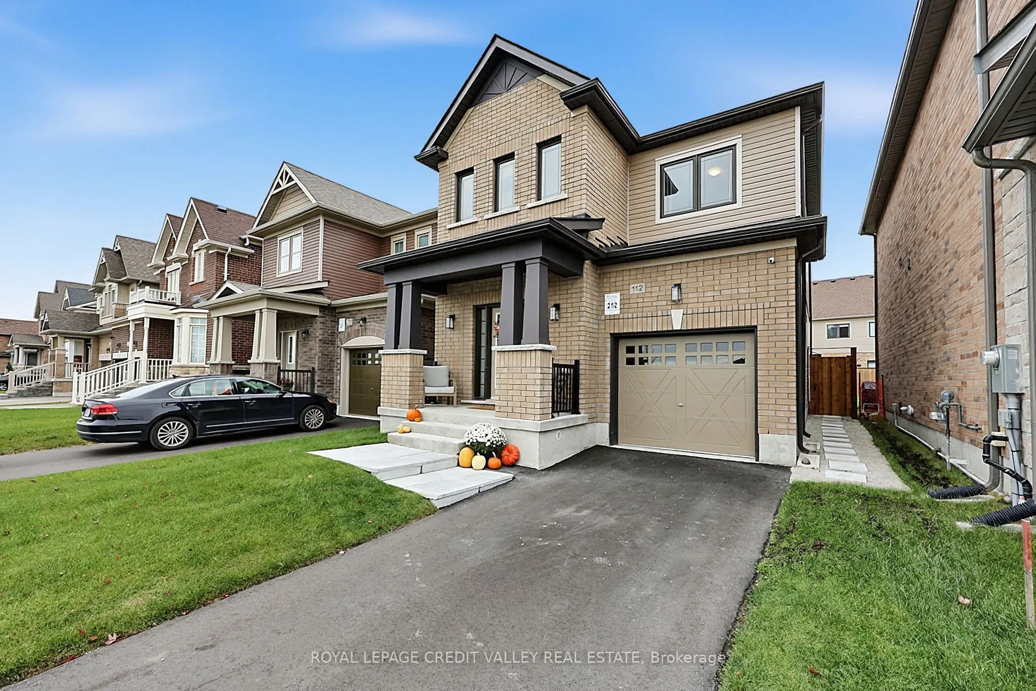 112 Lorne Thomas Place
