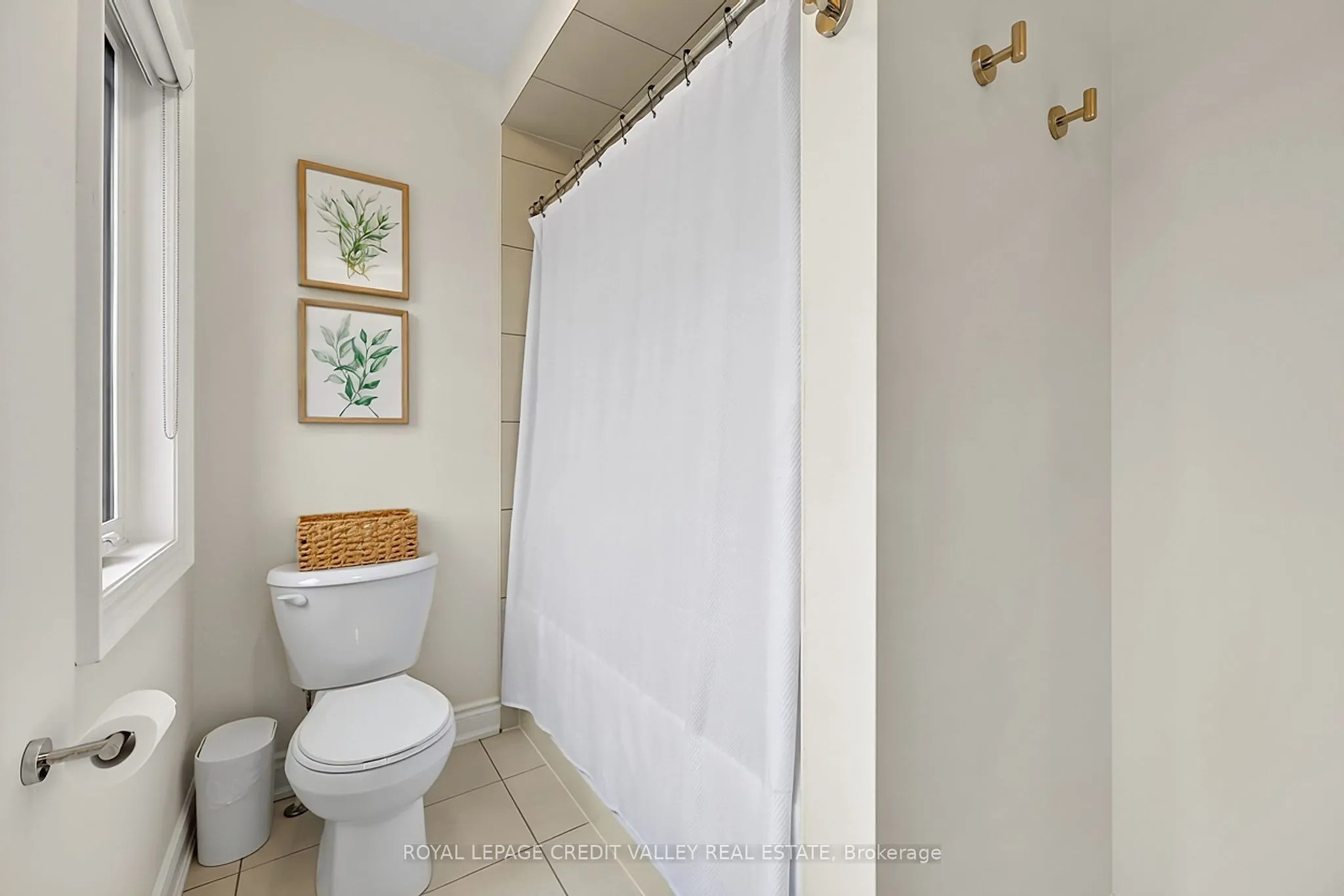 112 Lorne Thomas Place