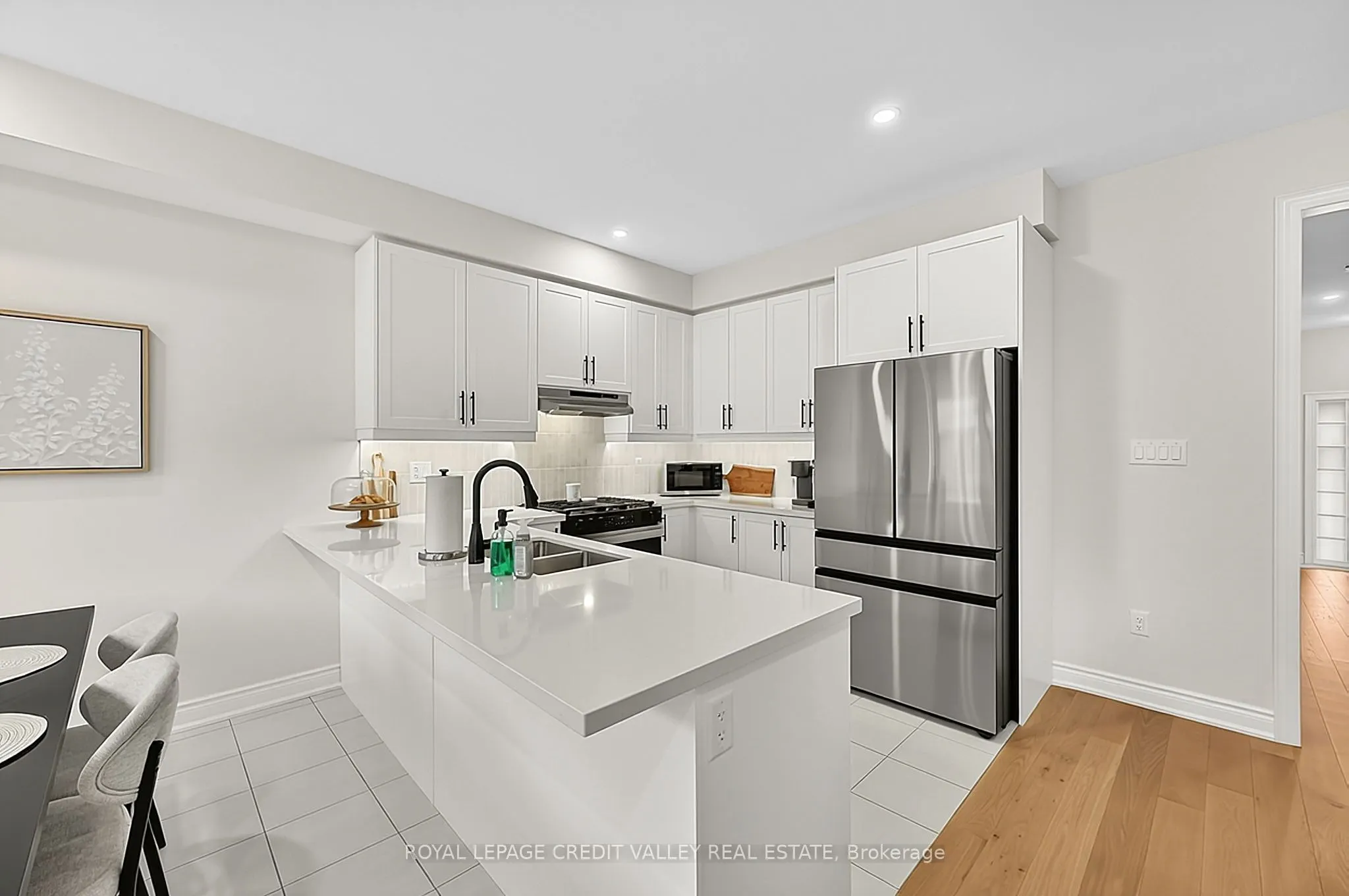 112 Lorne Thomas Place
