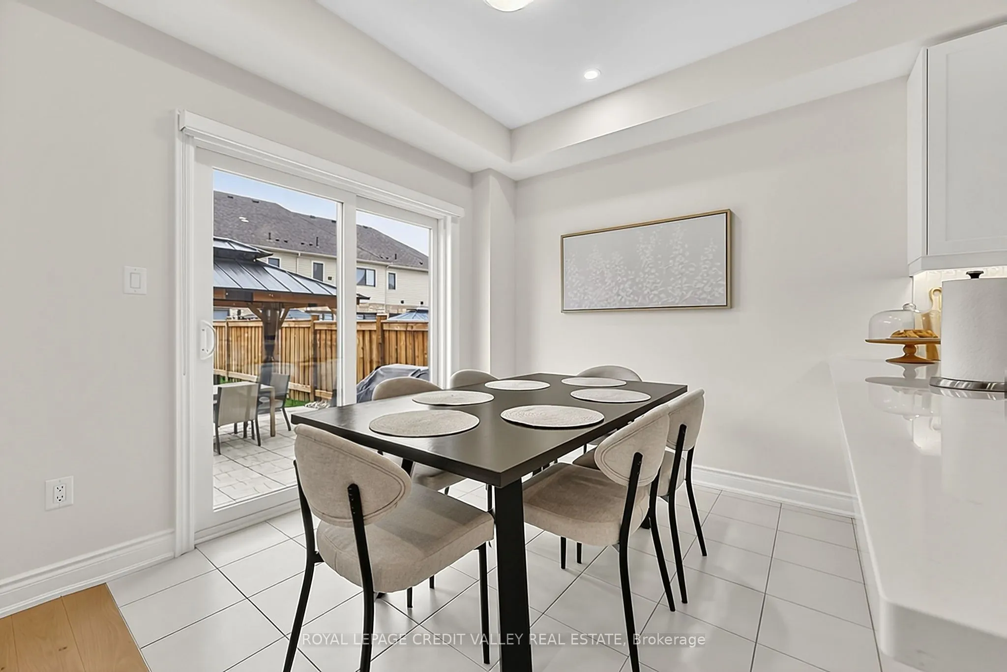 112 Lorne Thomas Place