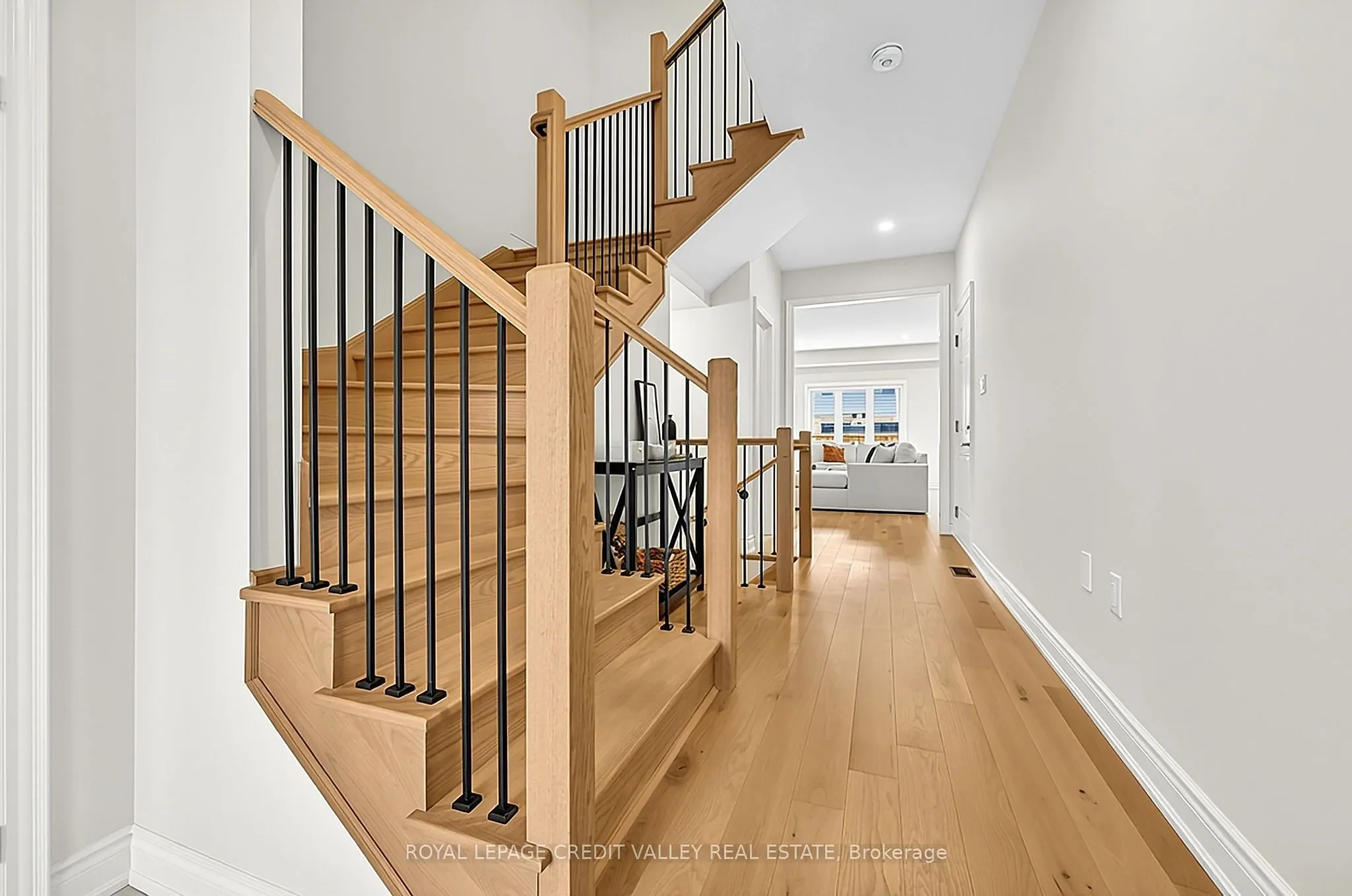 112 Lorne Thomas Place