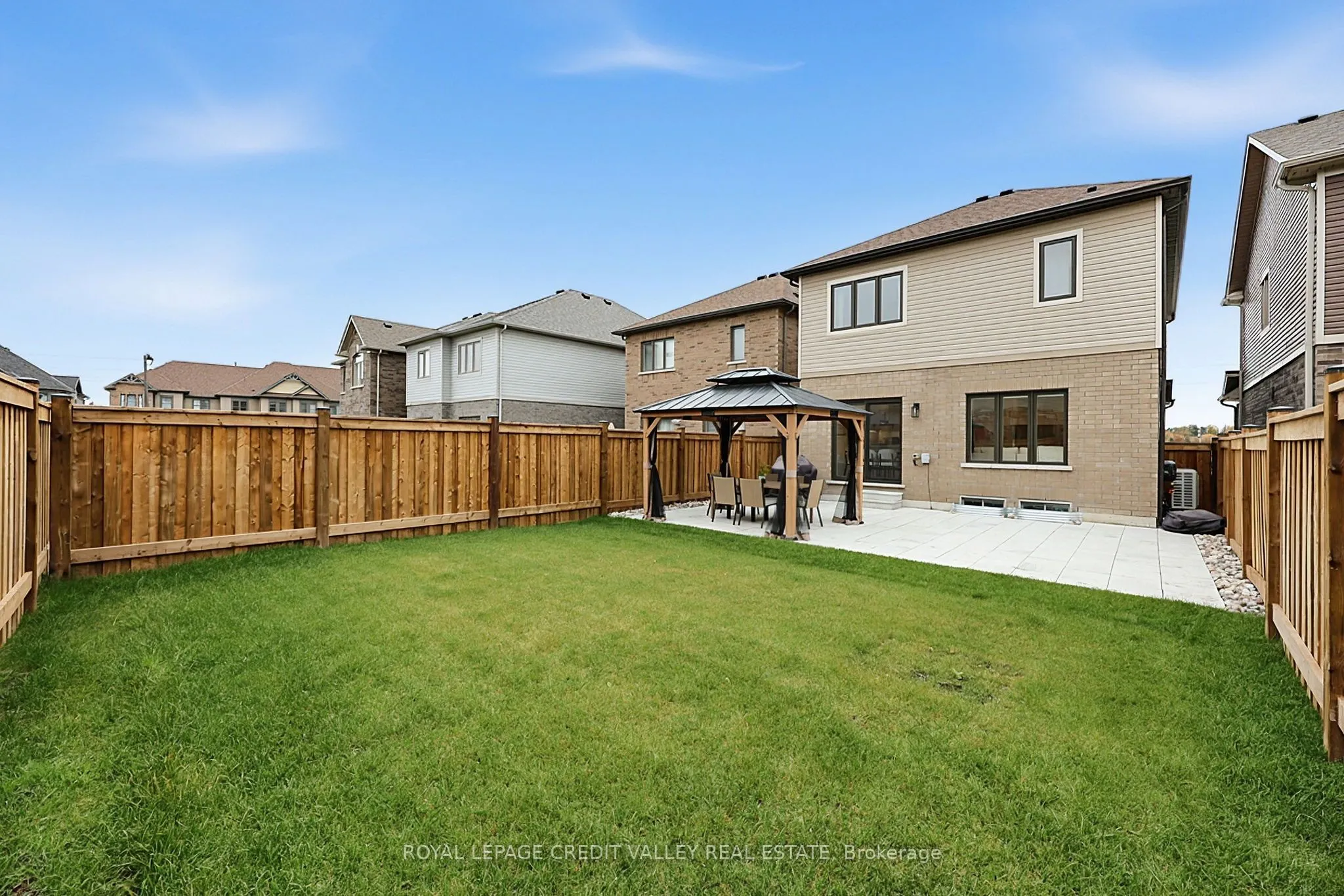 112 Lorne Thomas Place
