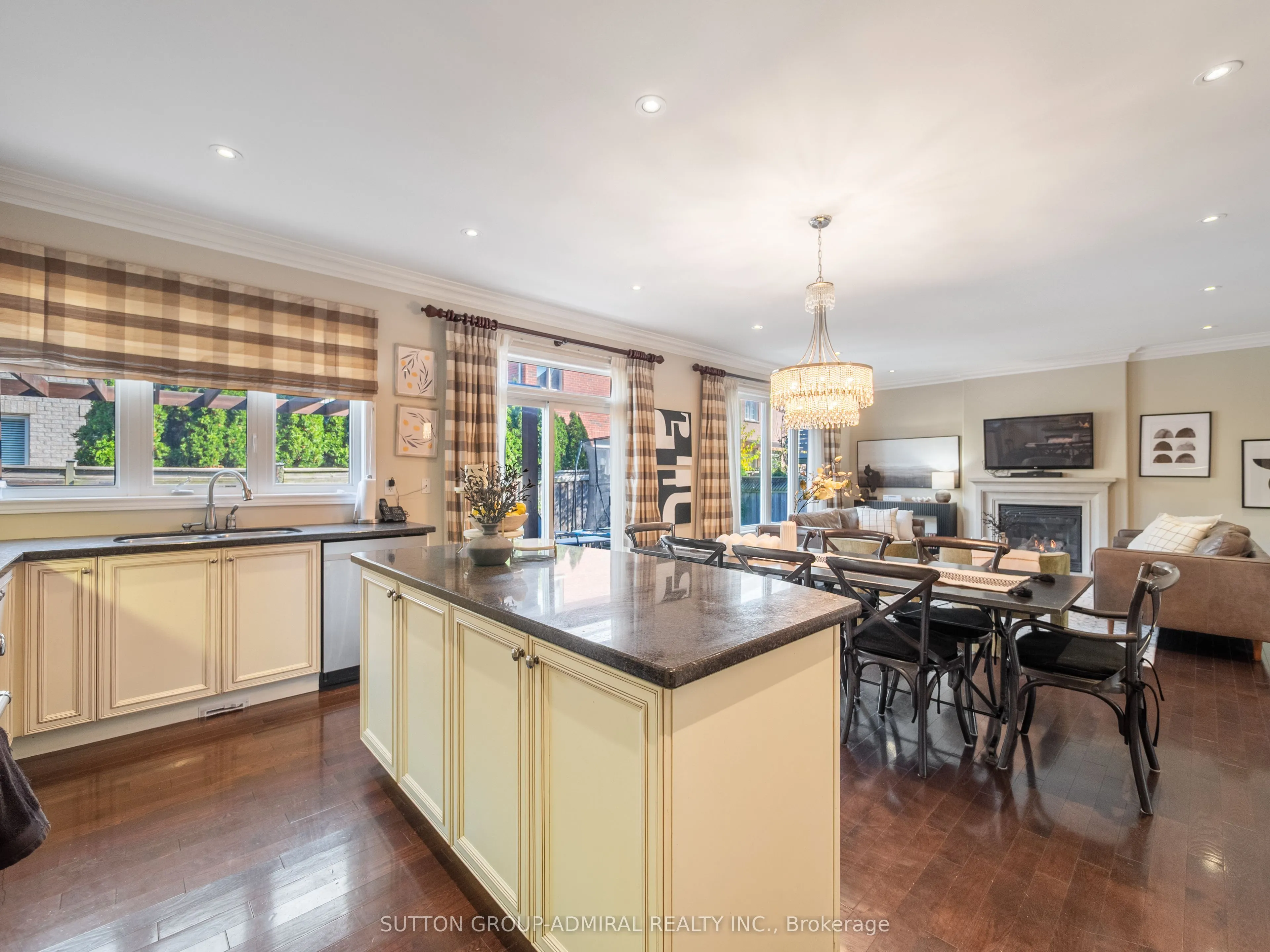 87 Rivington Avenue