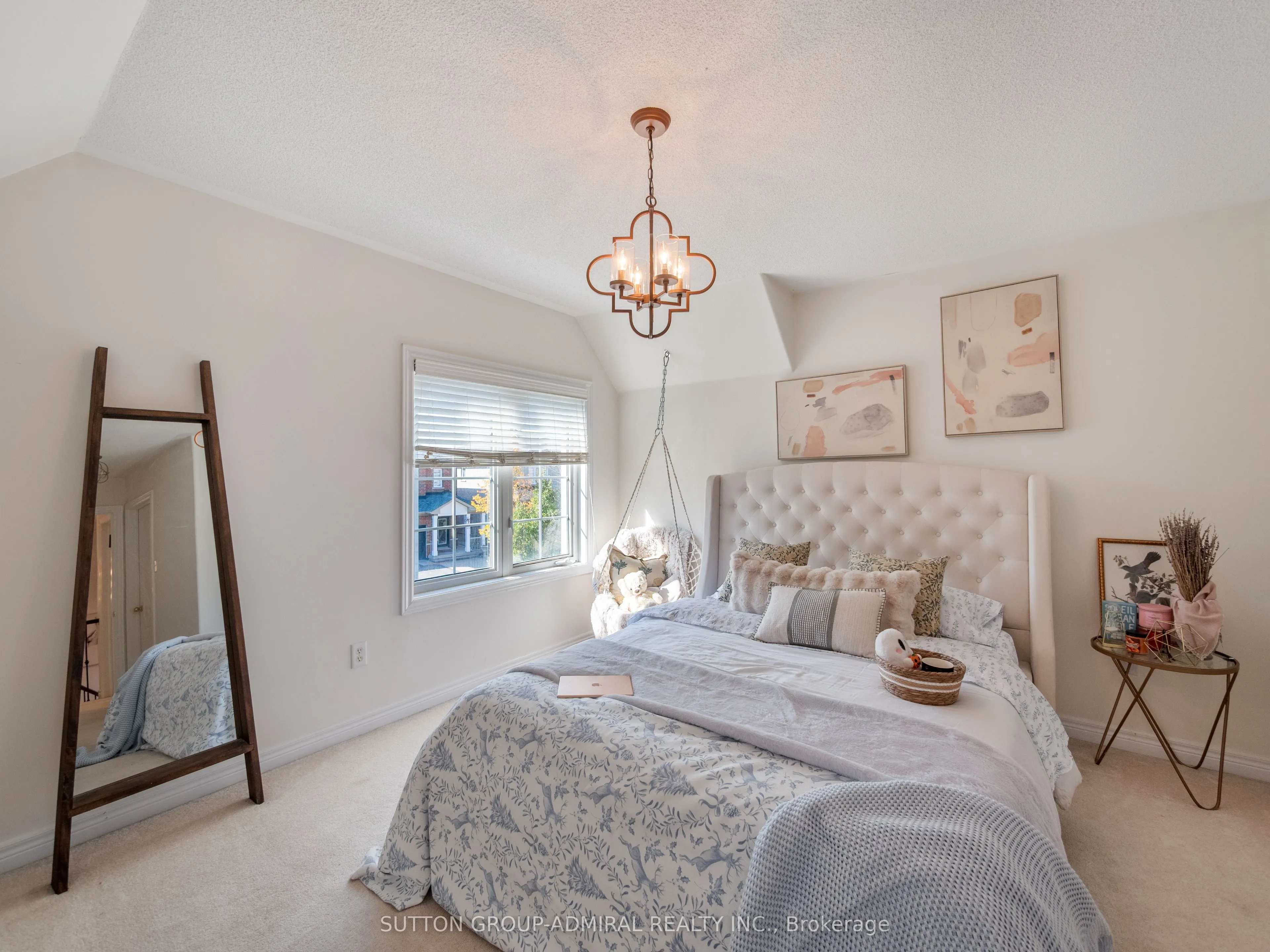 87 Rivington Avenue