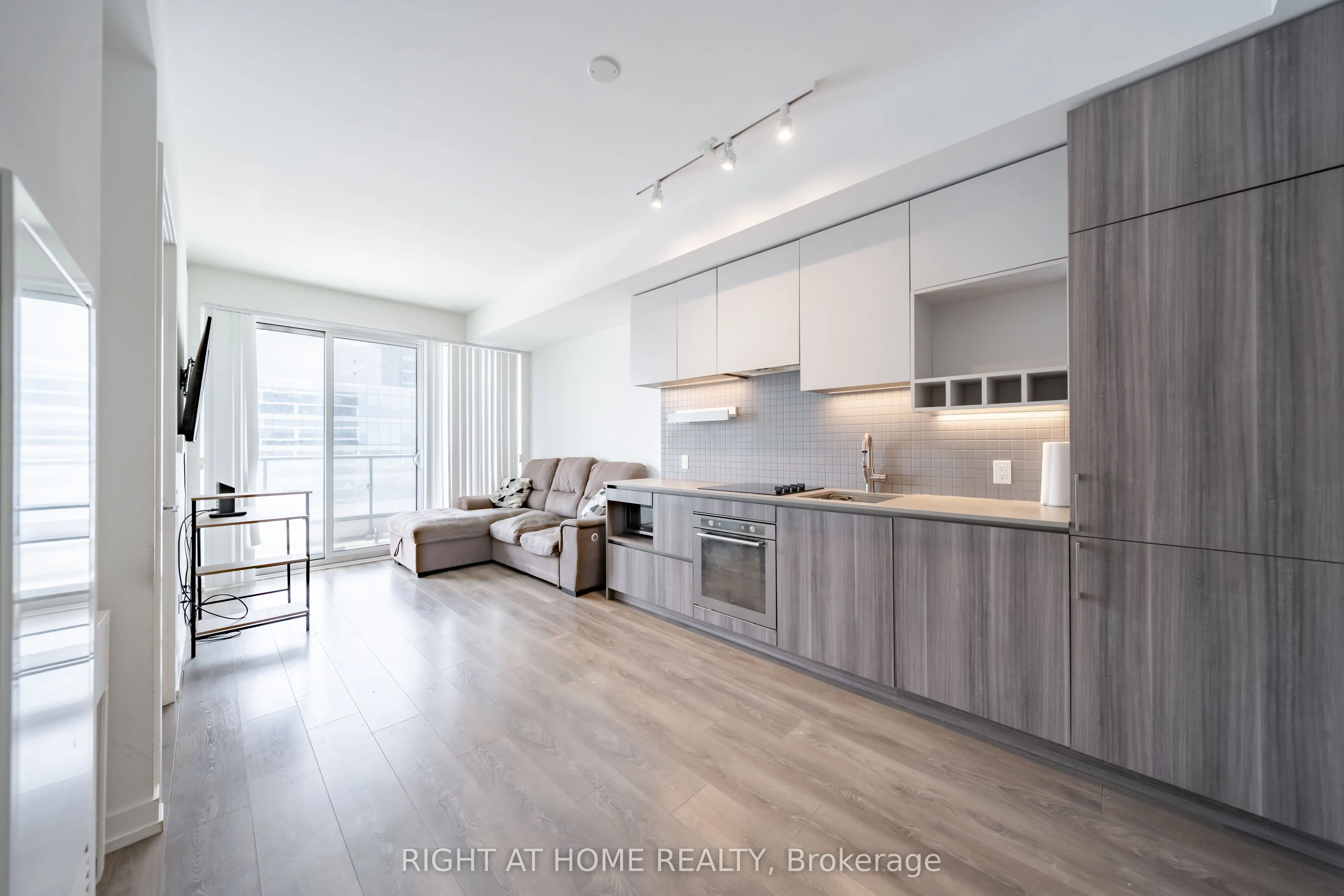 5 Buttermill Avenue #1005