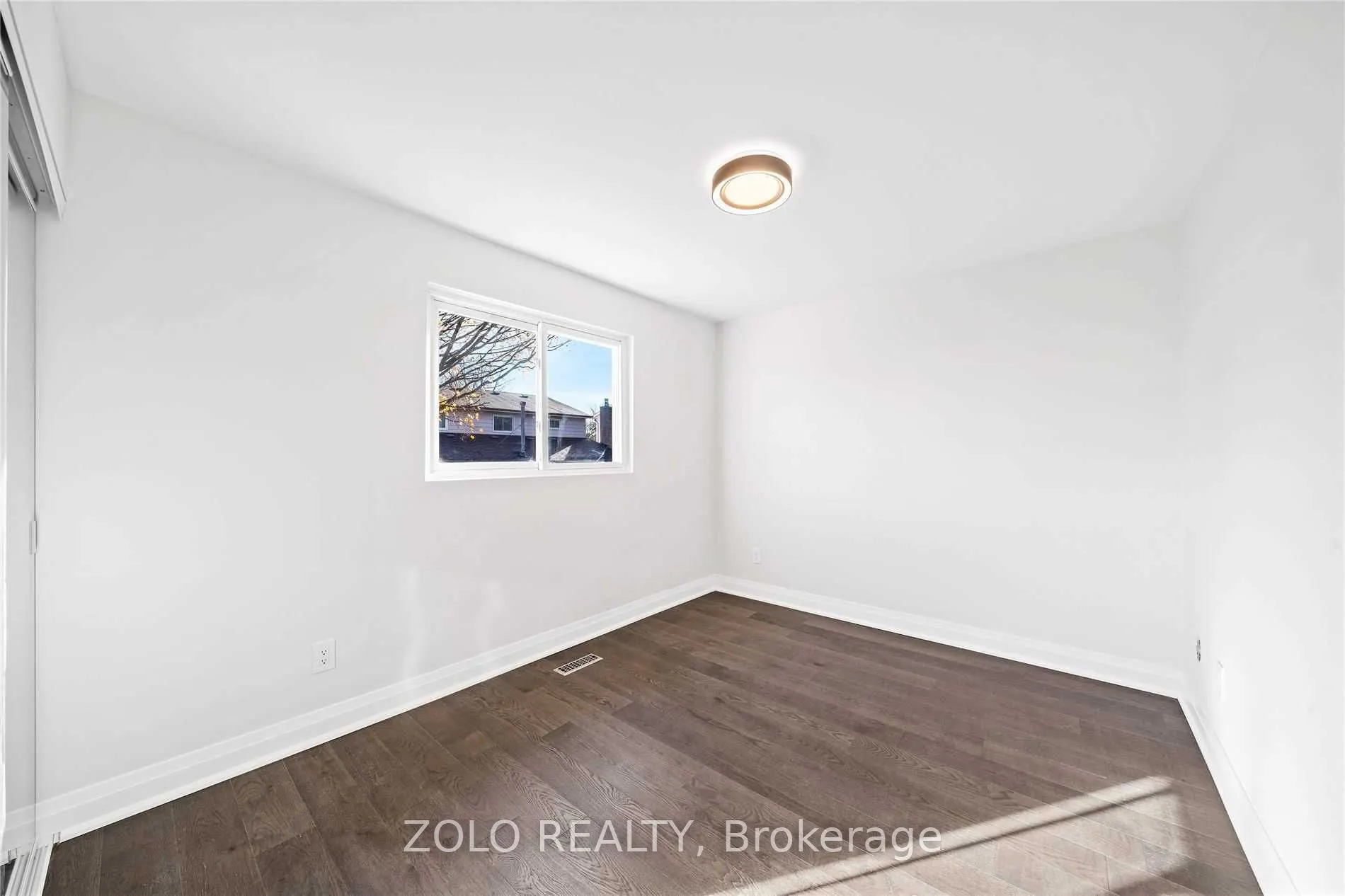 20 Eastman Crescent