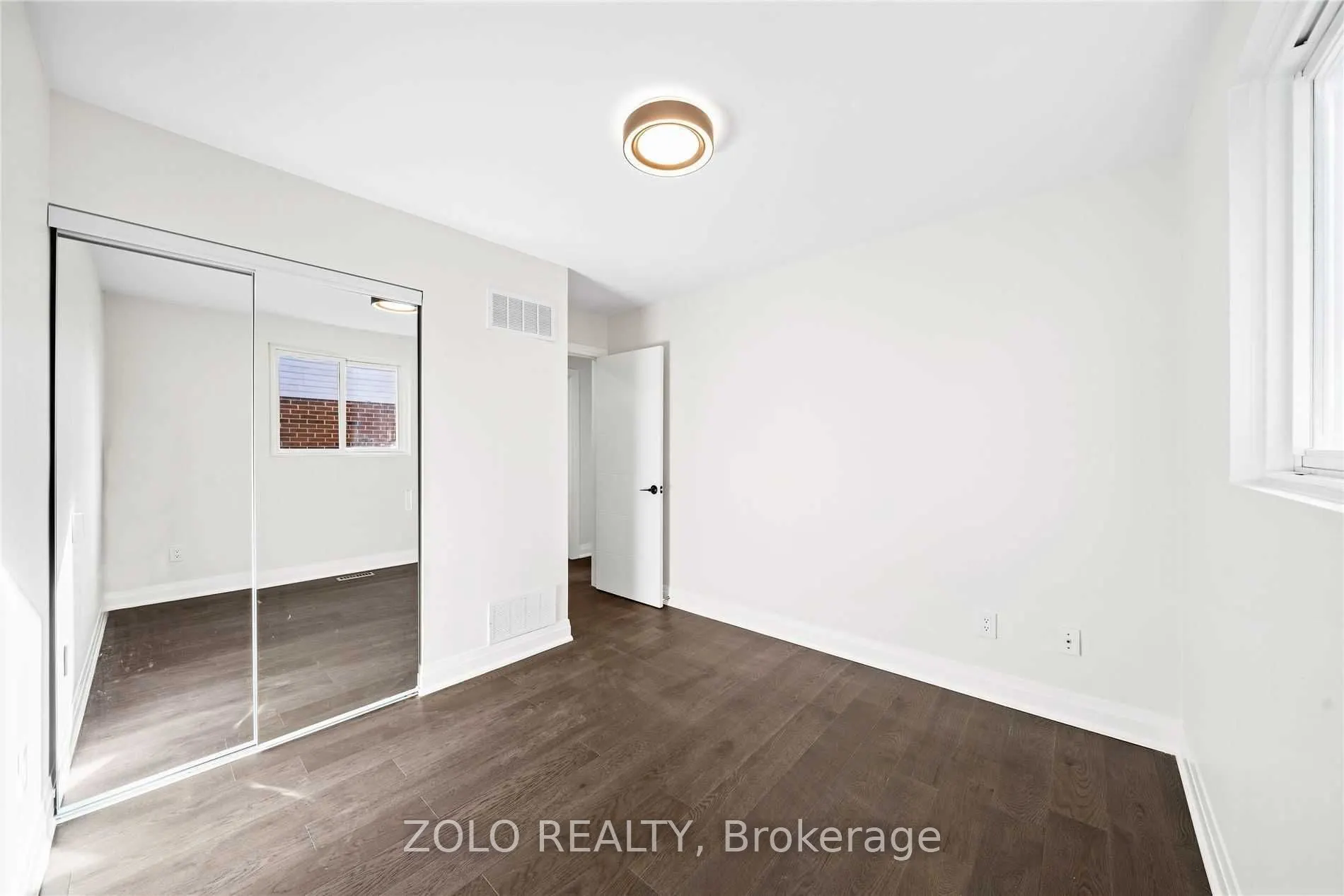20 Eastman Crescent