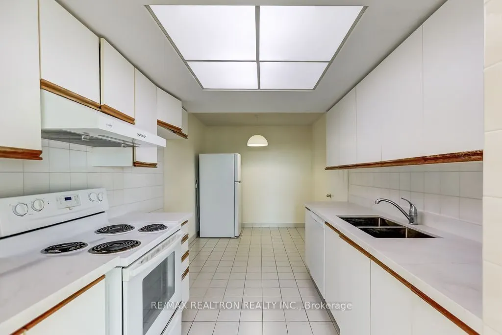 7825 Bayview Avenue #1108