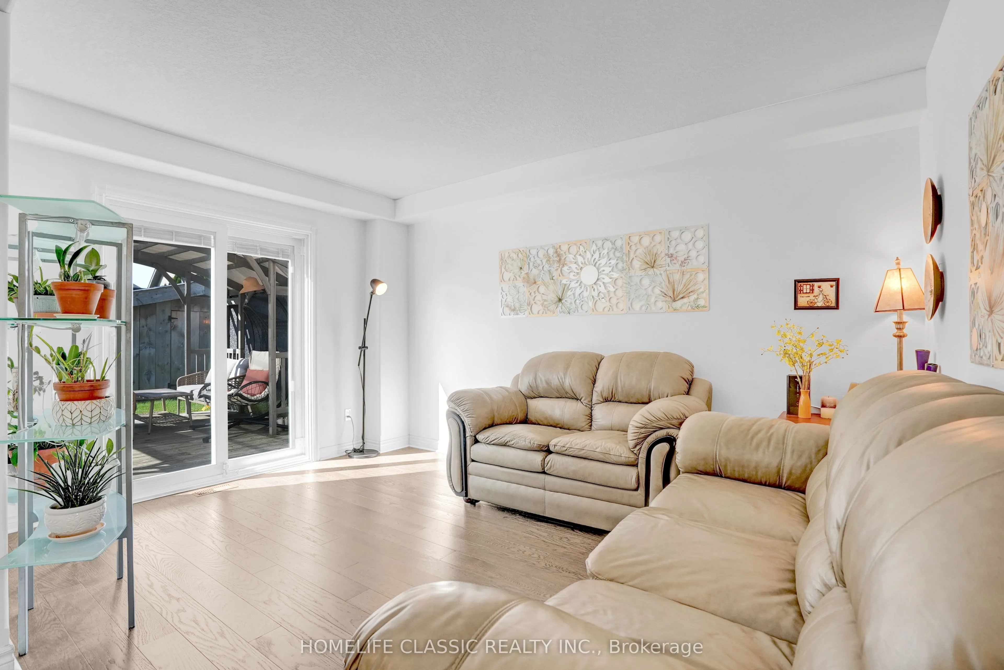 5 IRWIN Crescent