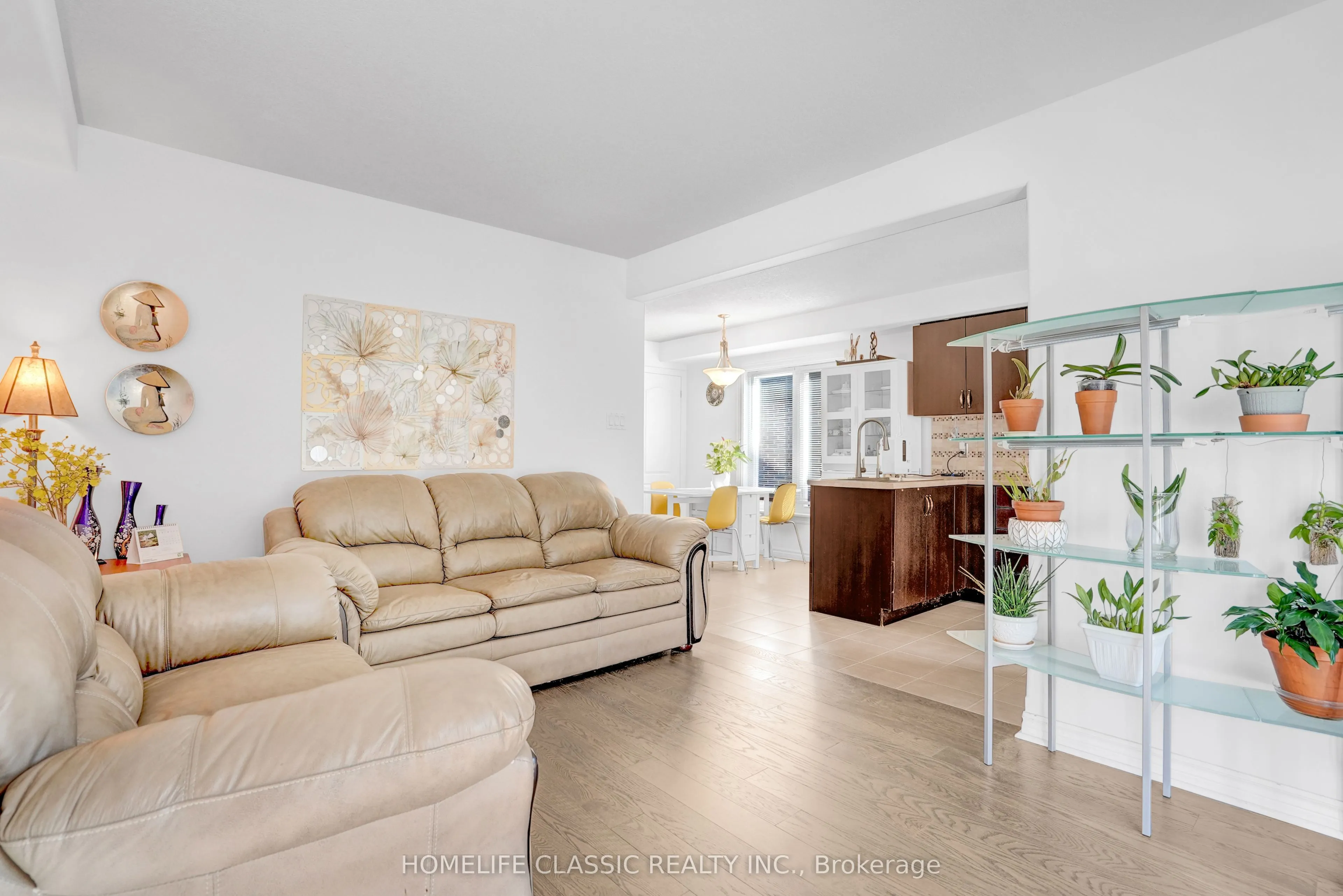 5 IRWIN Crescent
