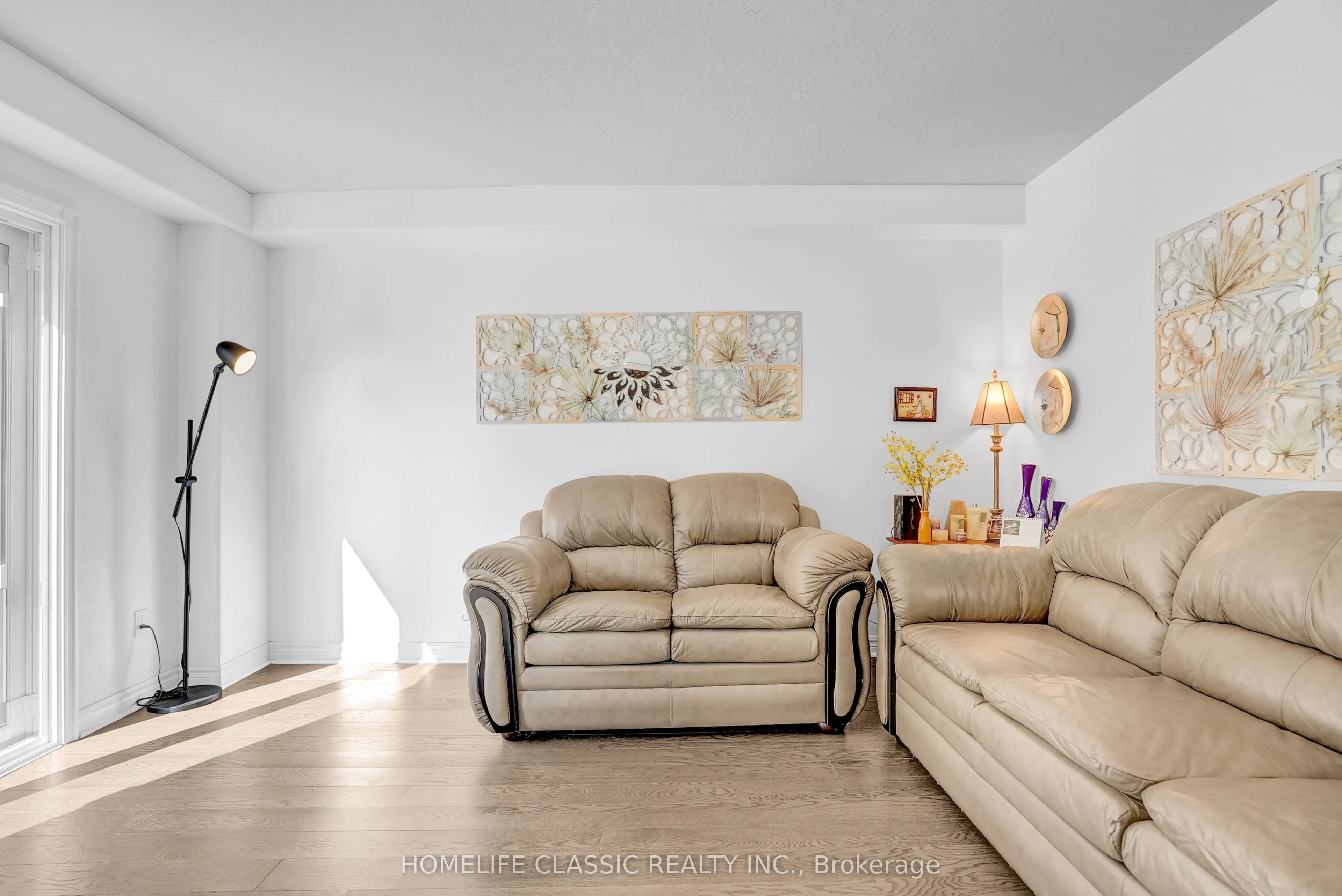 5 IRWIN Crescent