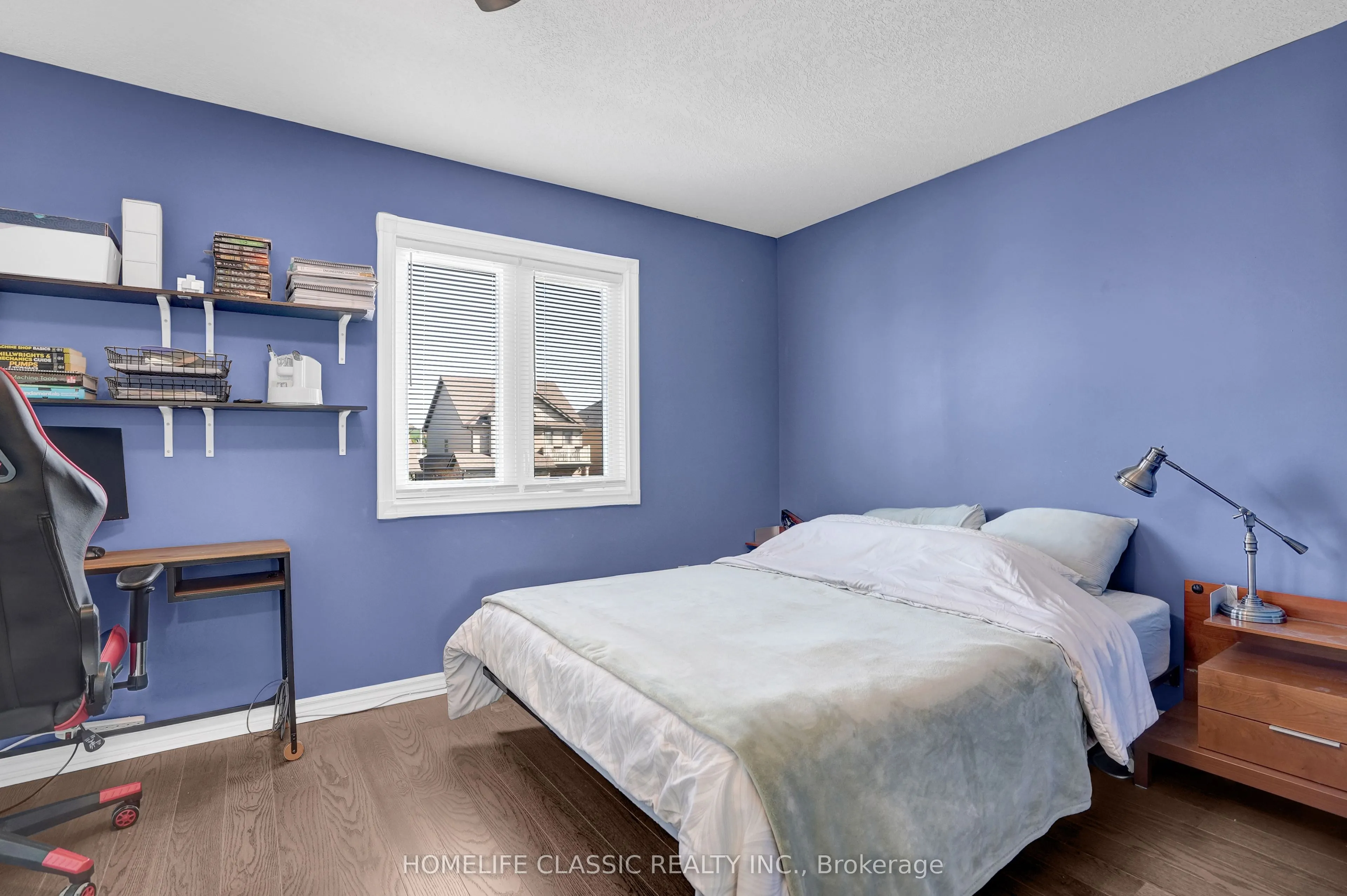 5 IRWIN Crescent