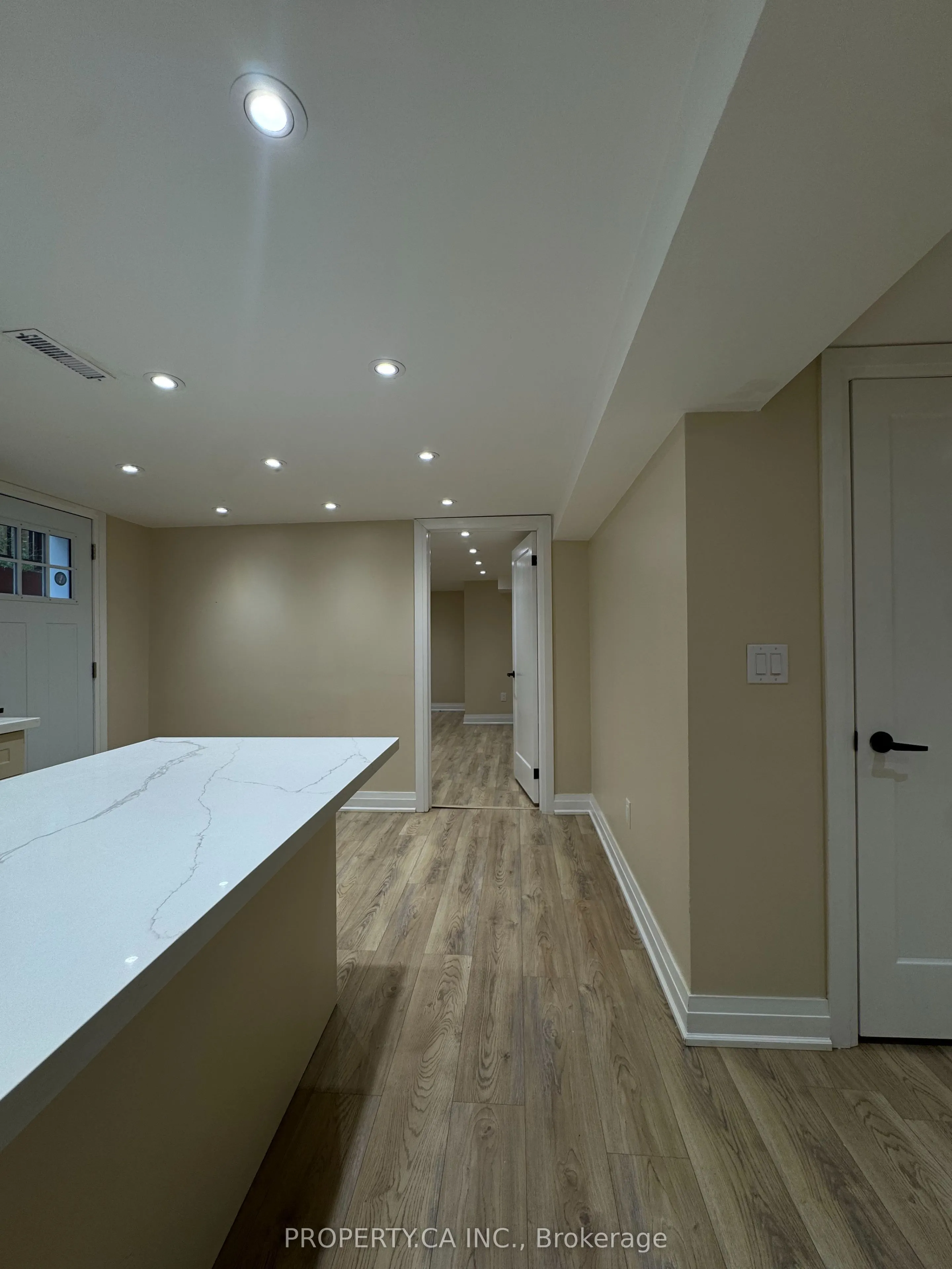 746 Leslie Valley Drive #Lower