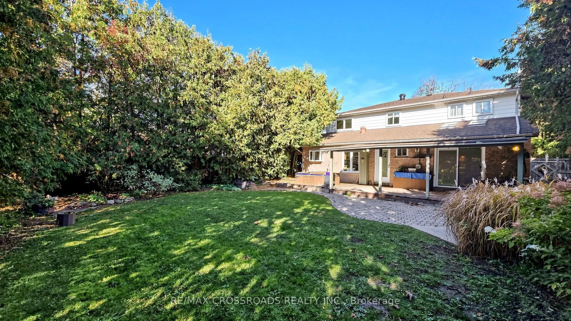 27 Hagerman Boulevard