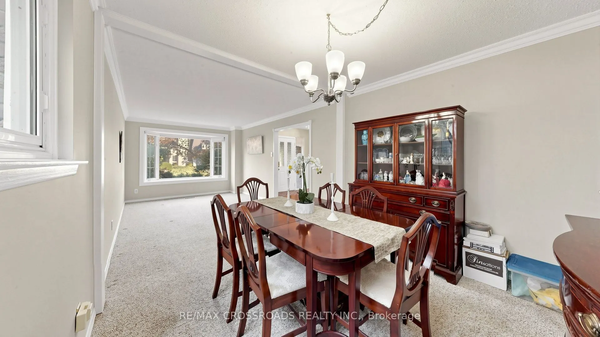 27 Hagerman Boulevard