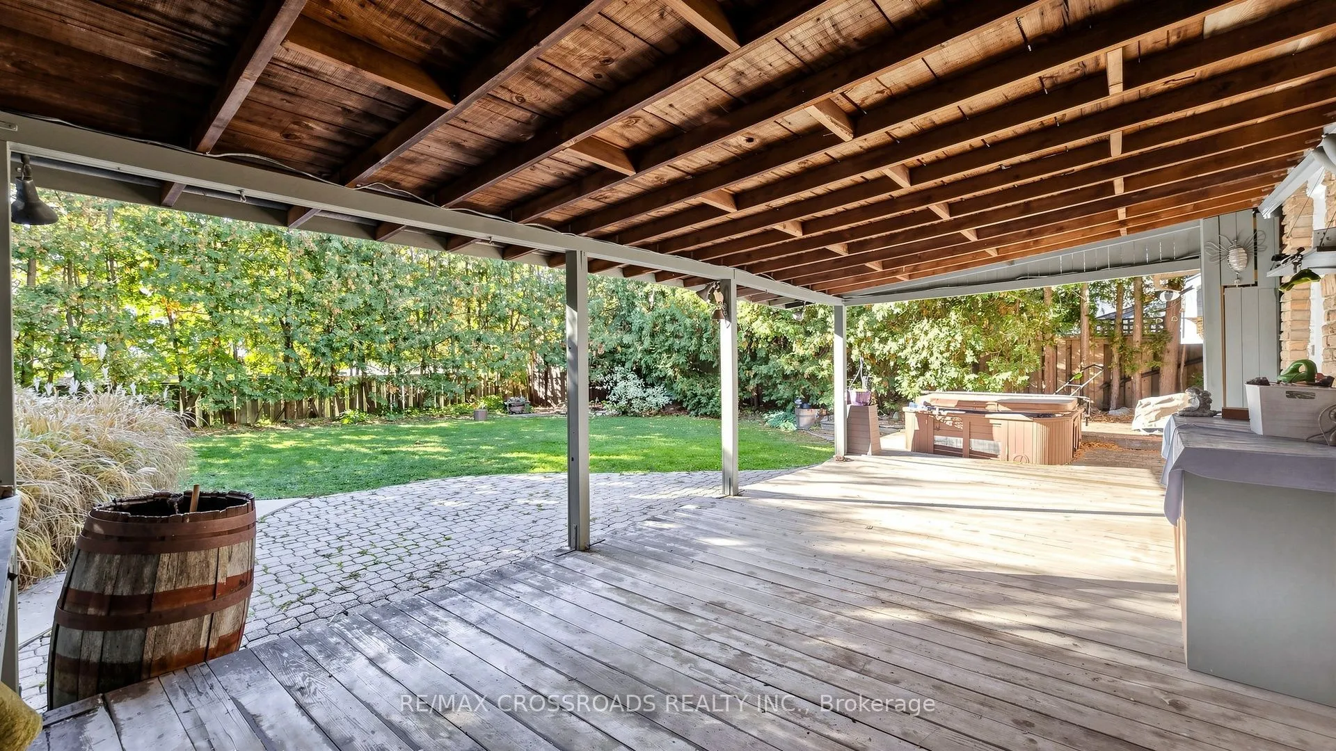 27 Hagerman Boulevard