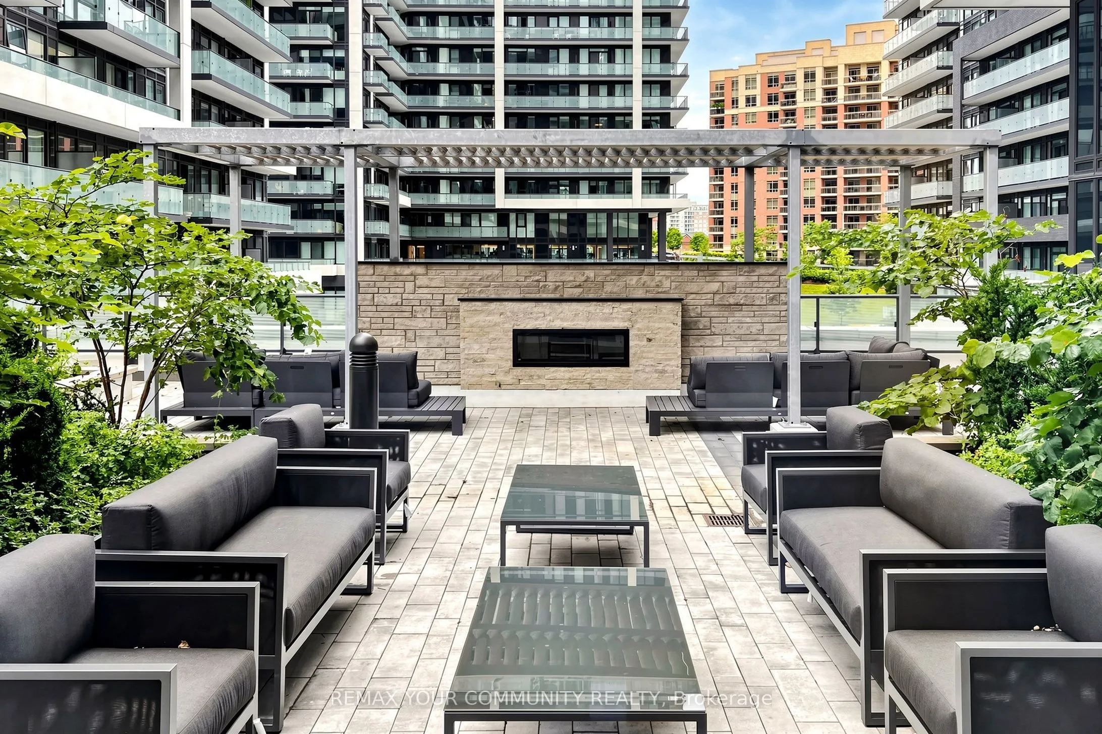 105 Oneida Crescent #2106