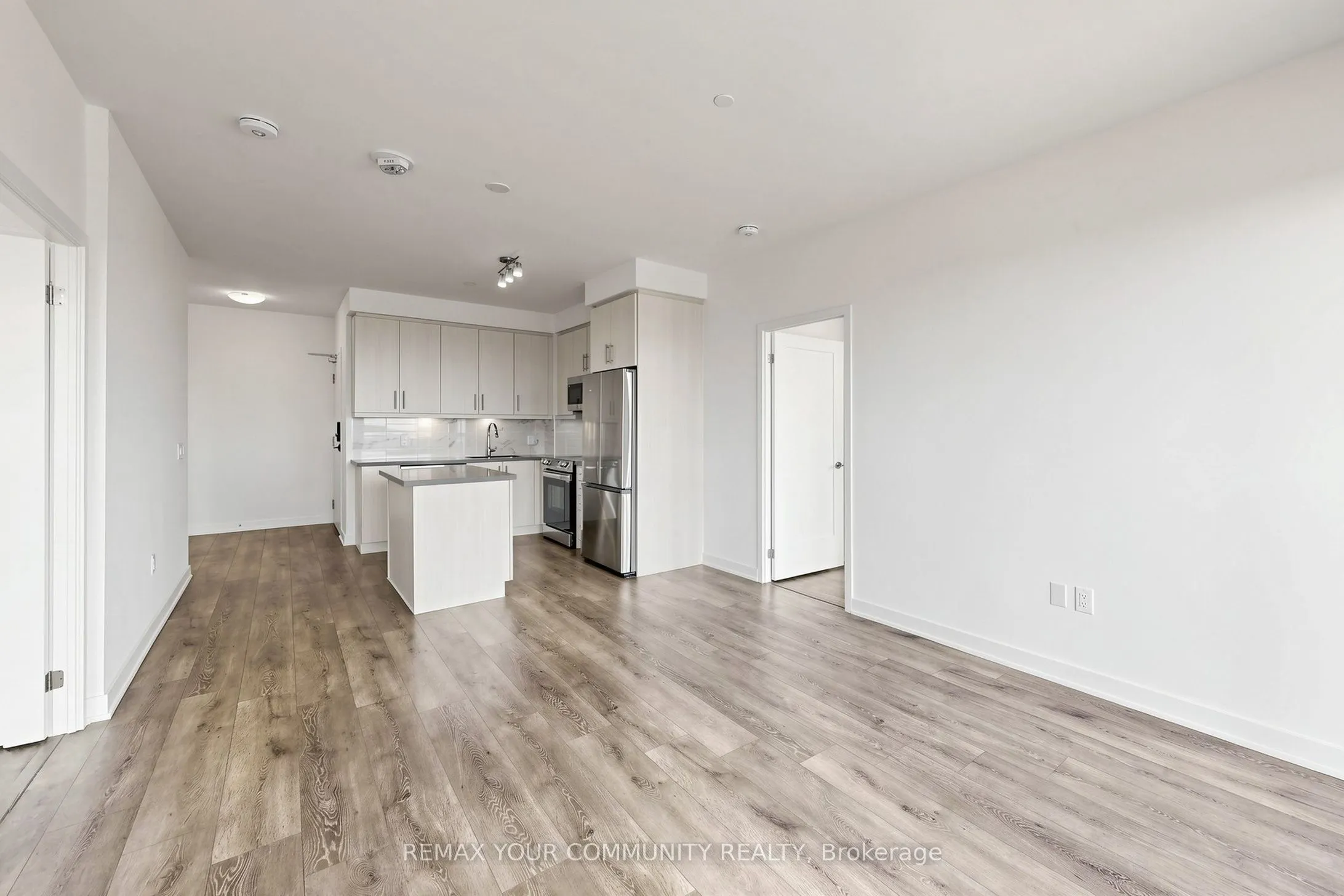105 Oneida Crescent #2106