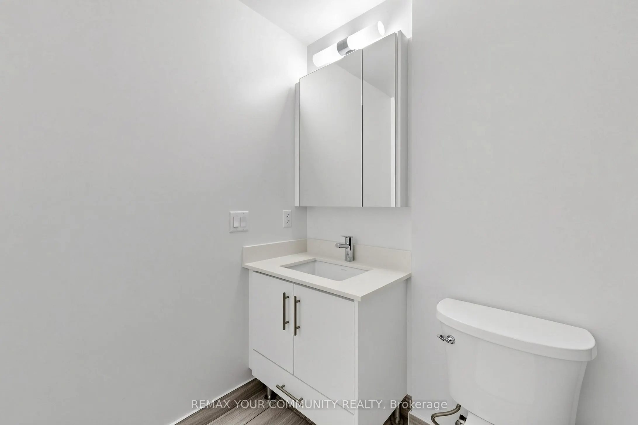 105 Oneida Crescent #2106