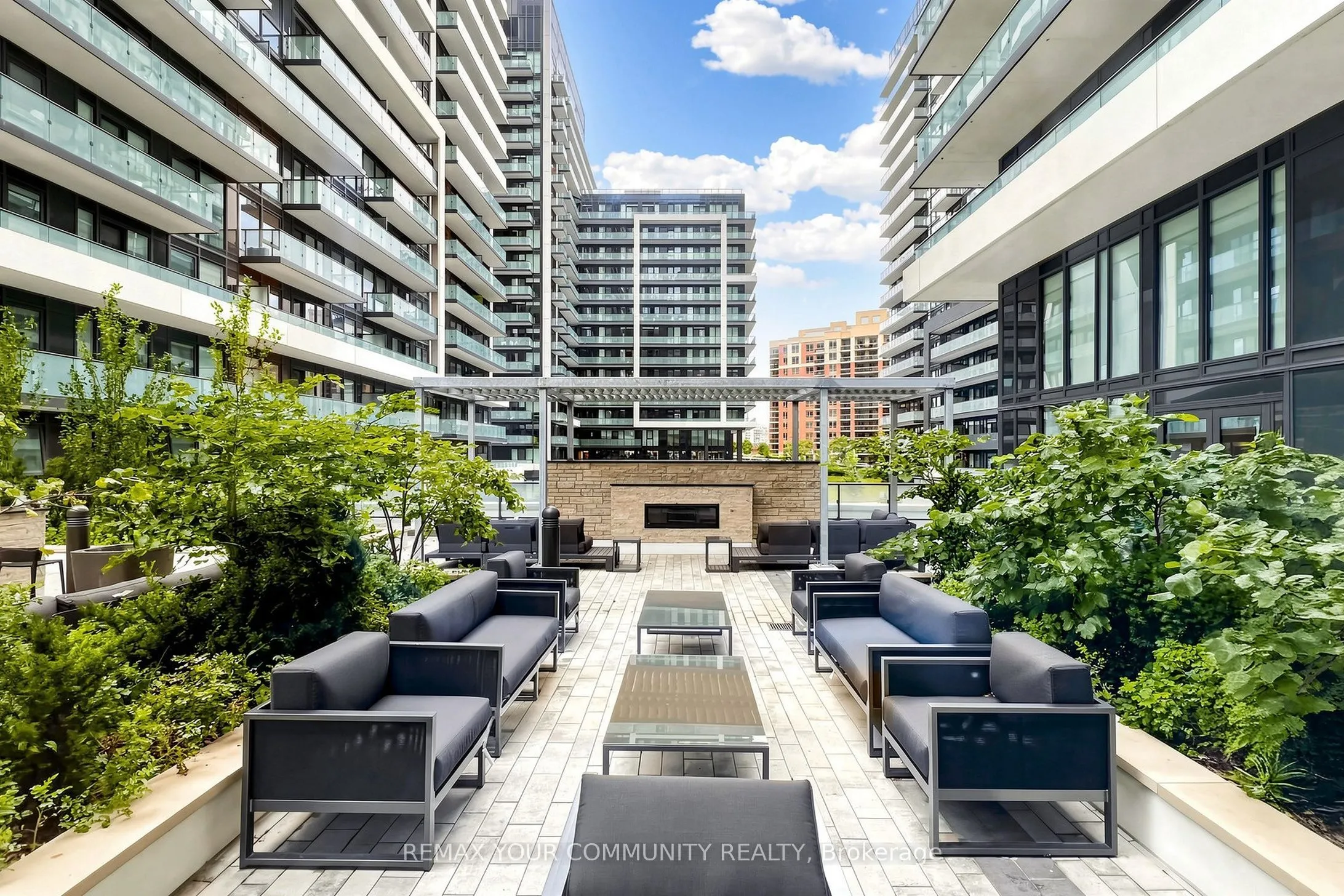 105 Oneida Crescent #2106