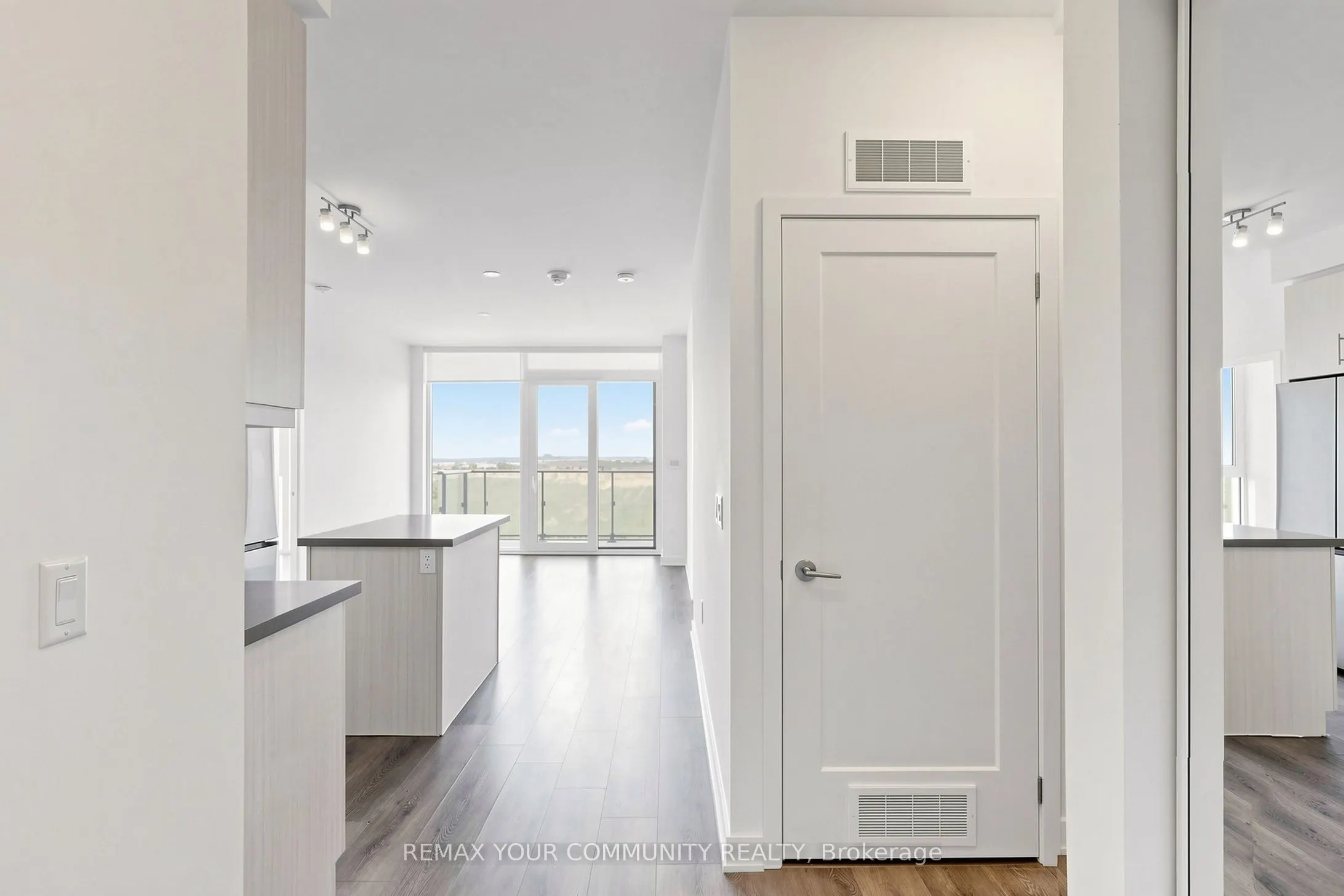 105 Oneida Crescent #2106