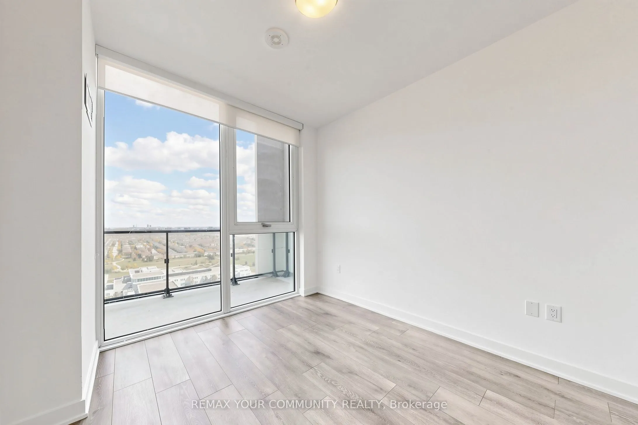 105 Oneida Crescent #2106