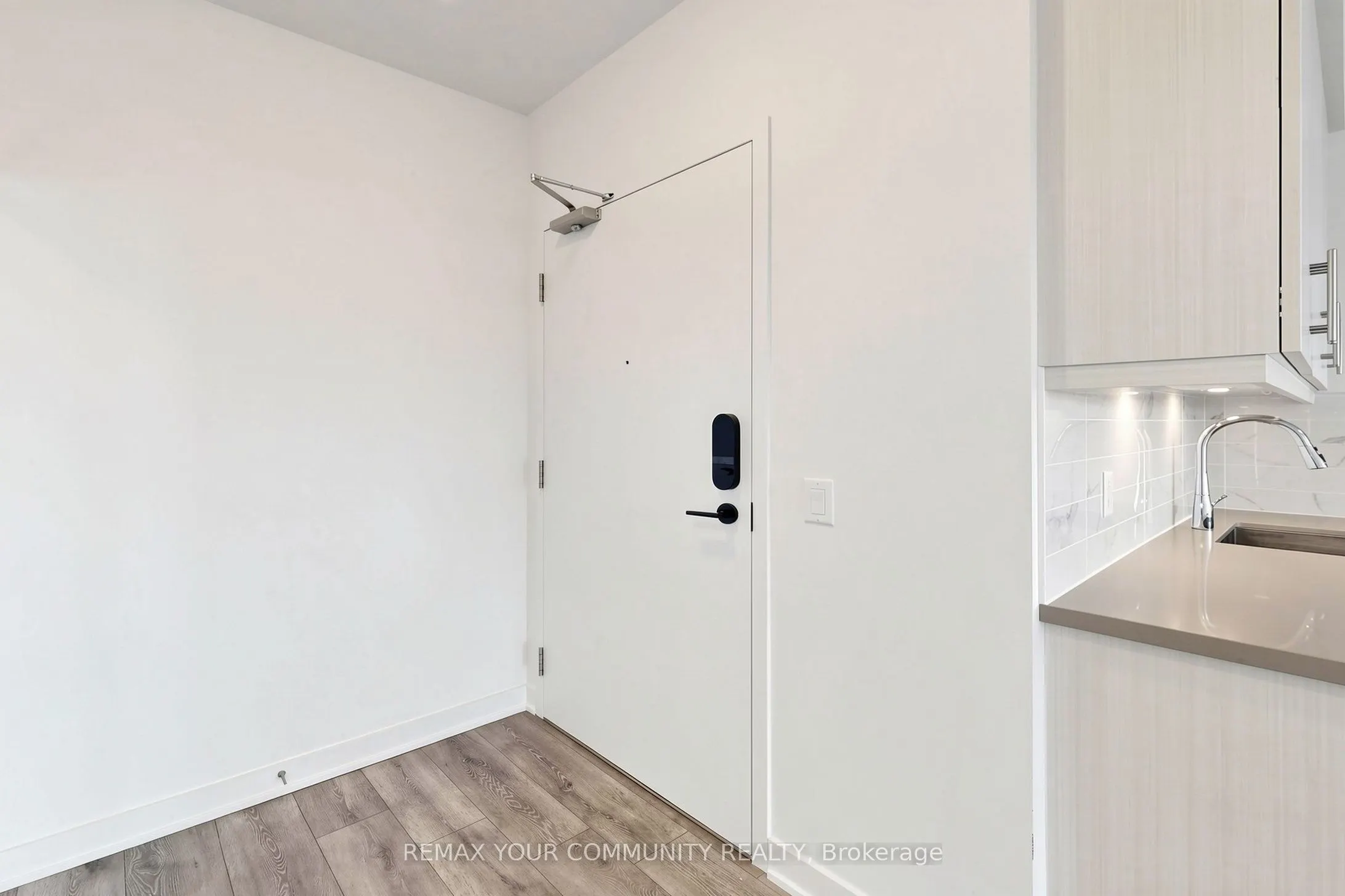 105 Oneida Crescent #2106