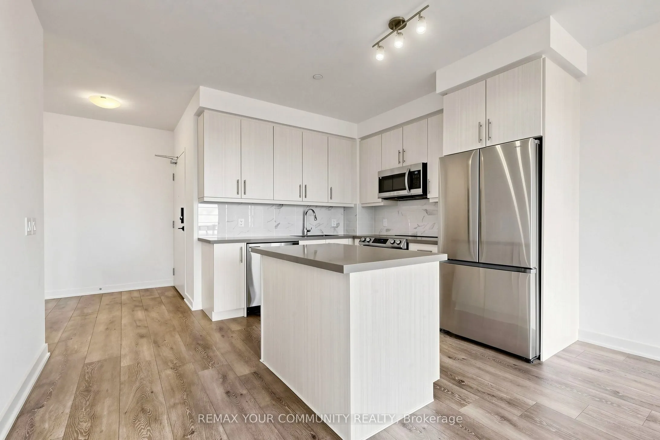 105 Oneida Crescent #2106