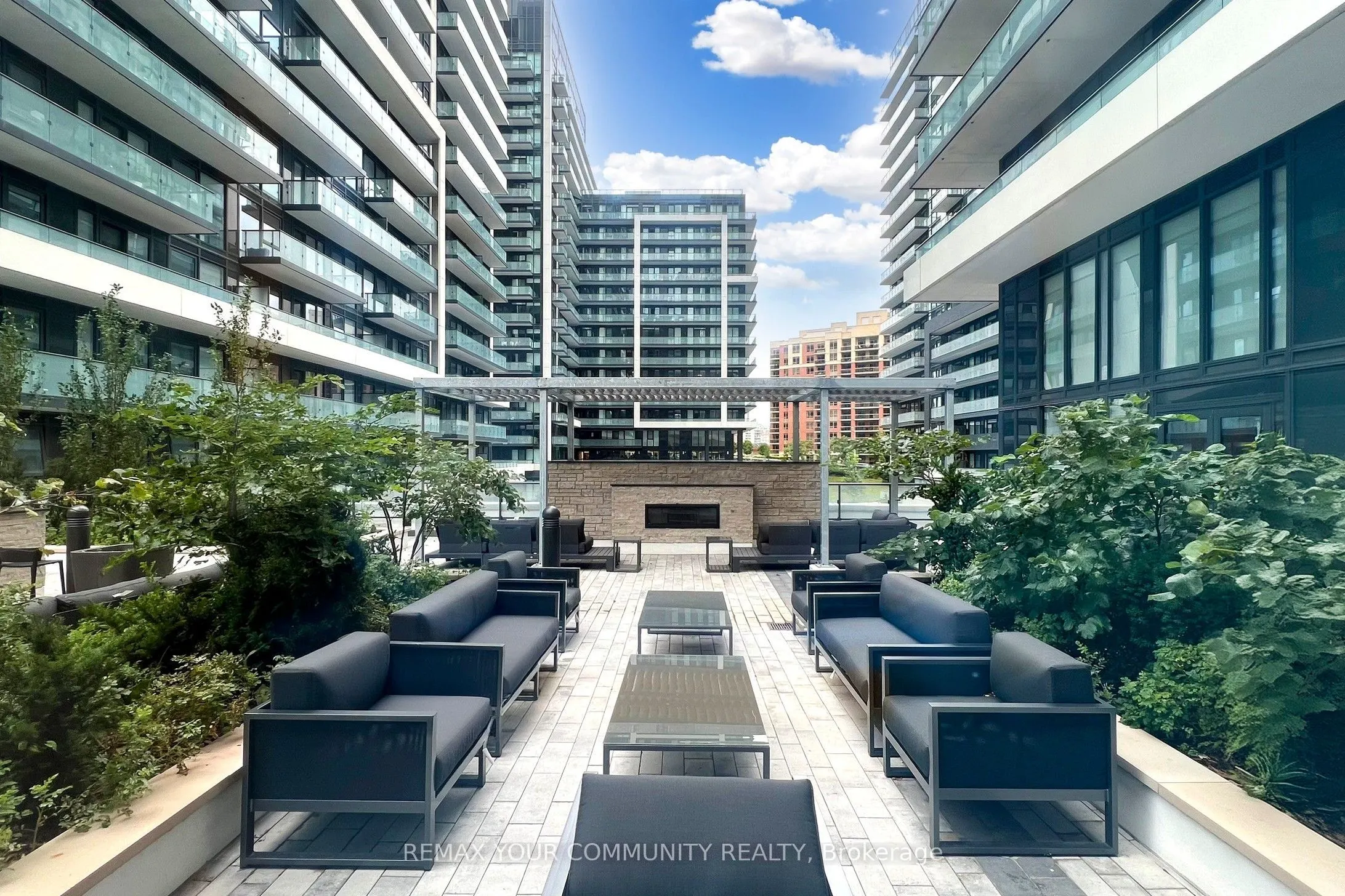 105 Oneida Crescent #2106