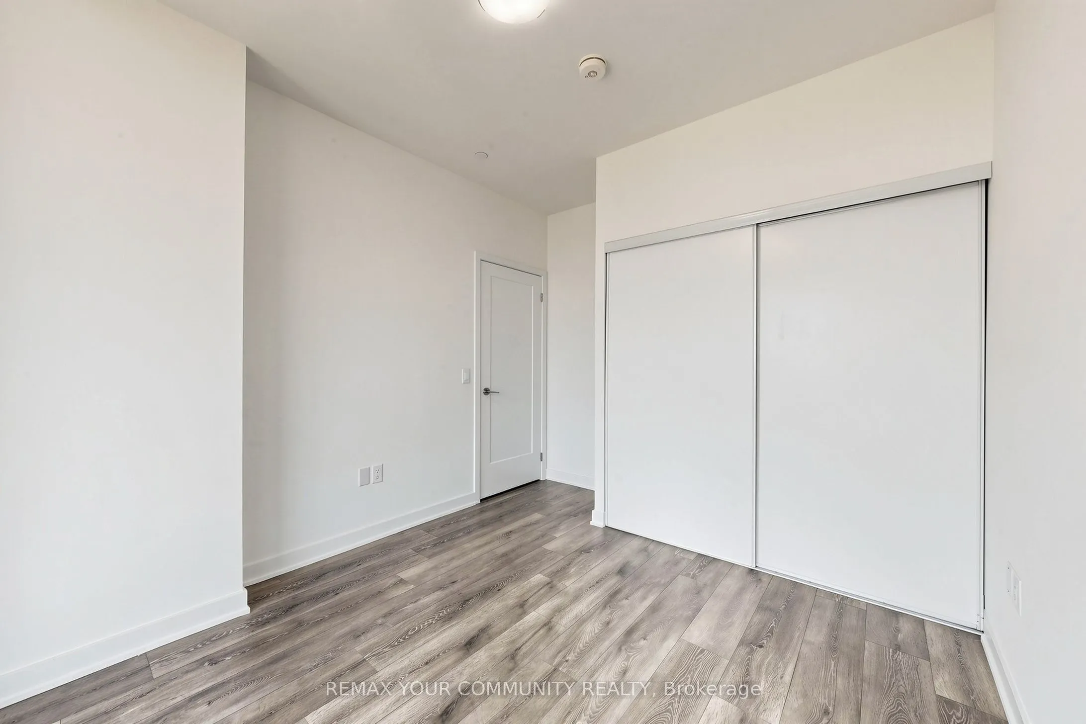 105 Oneida Crescent #2106