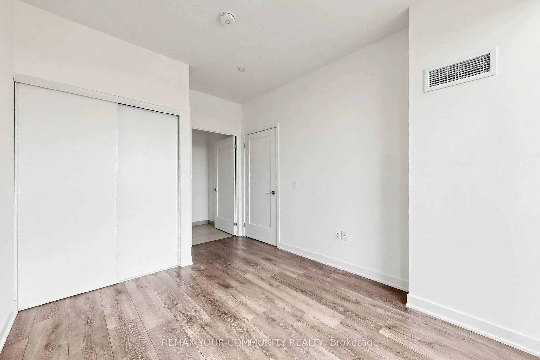 105 Oneida Crescent #2106
